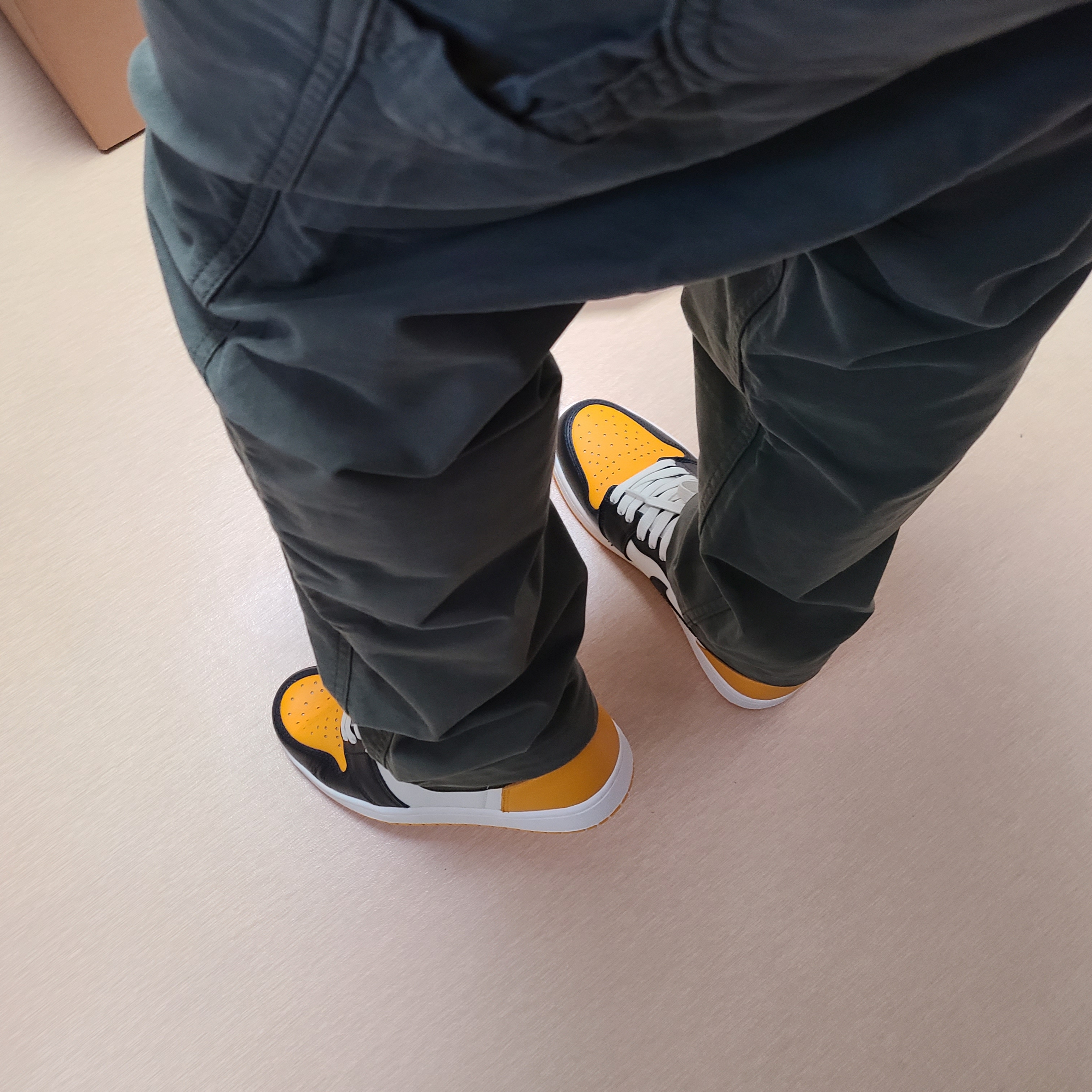 Jordan 1 Retro High OG Taxi 착용 스타일 - 2