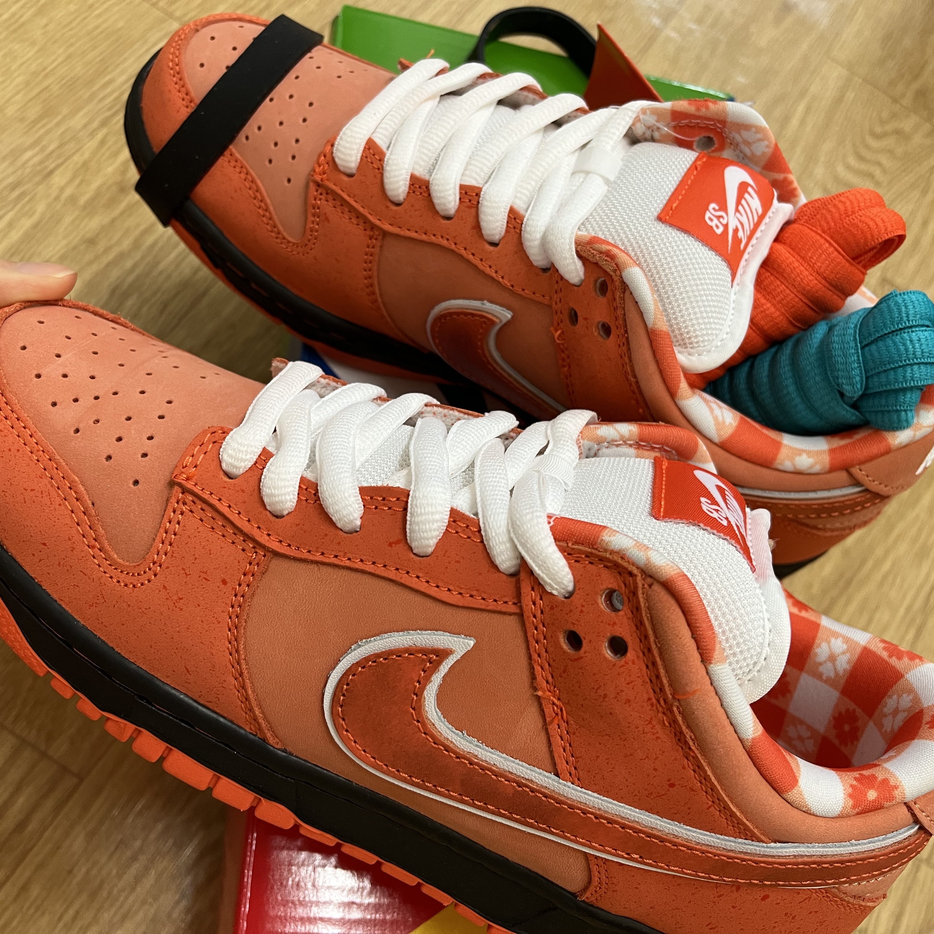 Nike x Concepts SB Dunk Low Orange Lobster (Regular Box) 착용 스타일 - 2