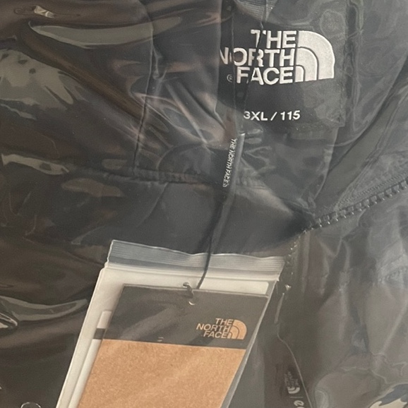 The North Face 1996 Eco Nuptse Jacket Black 착용 스타일