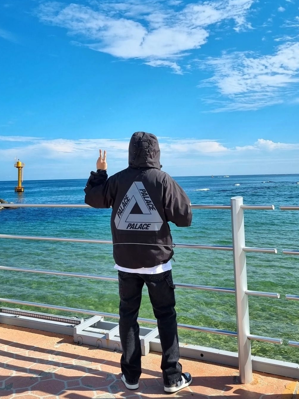 Palace Utility Jacket Black - 21FW, Palace P 6-Panel Black 착용 스타일 - 2