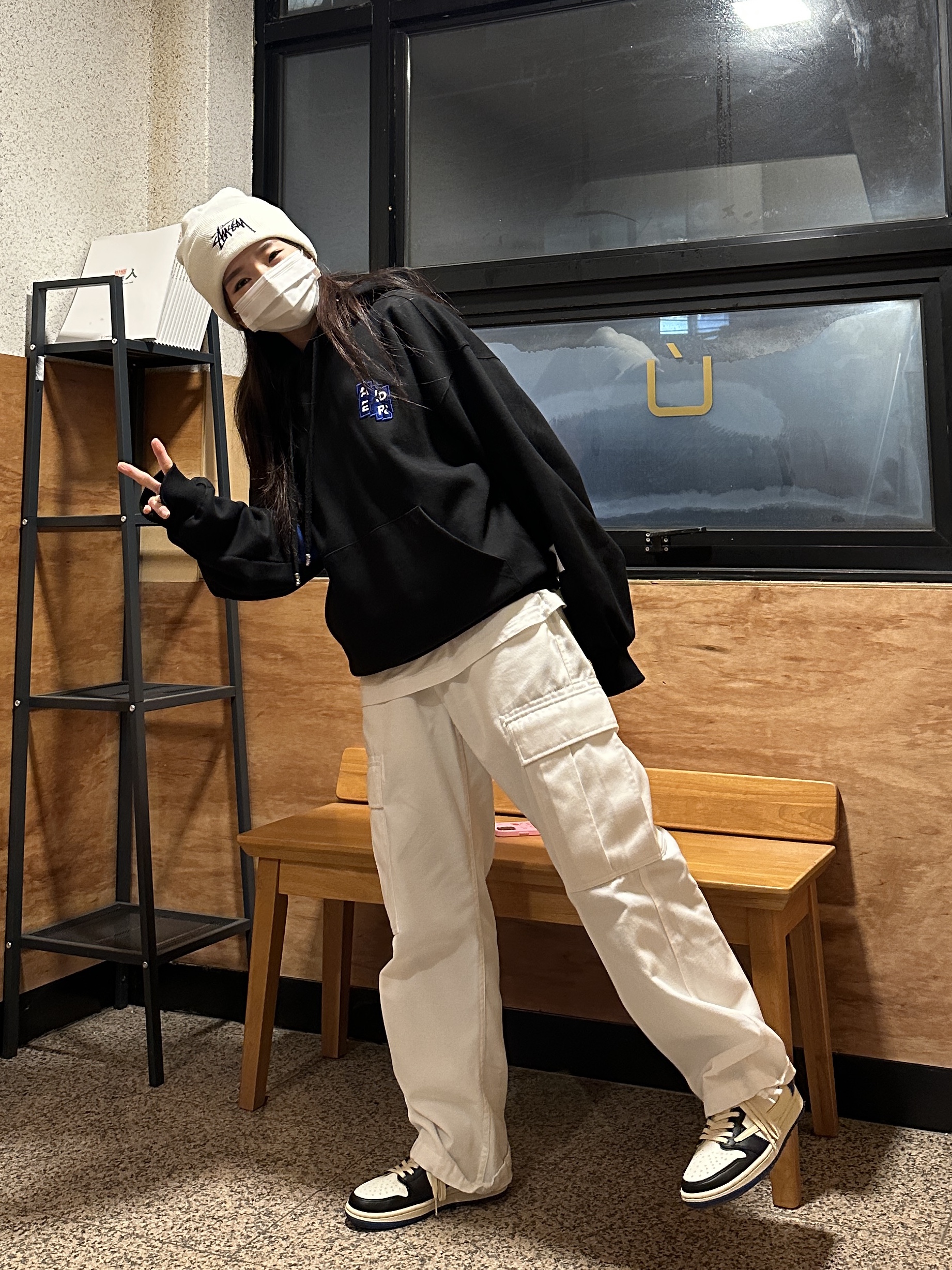 Jordan 1 x Travis Scott x Fragment Retro Low OG SP Military Blue, Nike x Stussy Cuff Beanie White 착용 스타일 - 3