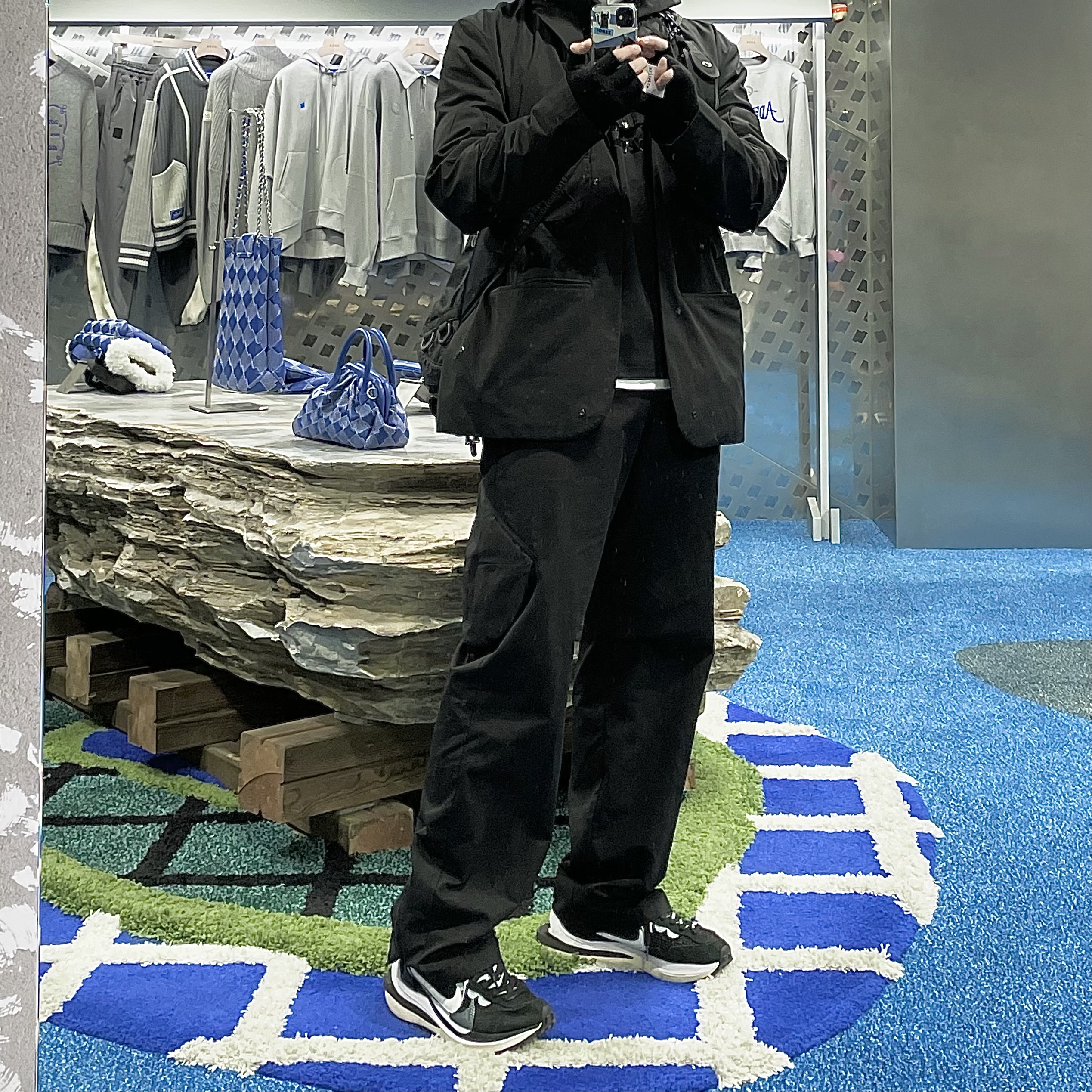 Nike x Sacai VaporWaffle Black White 착용 스타일 - 1
