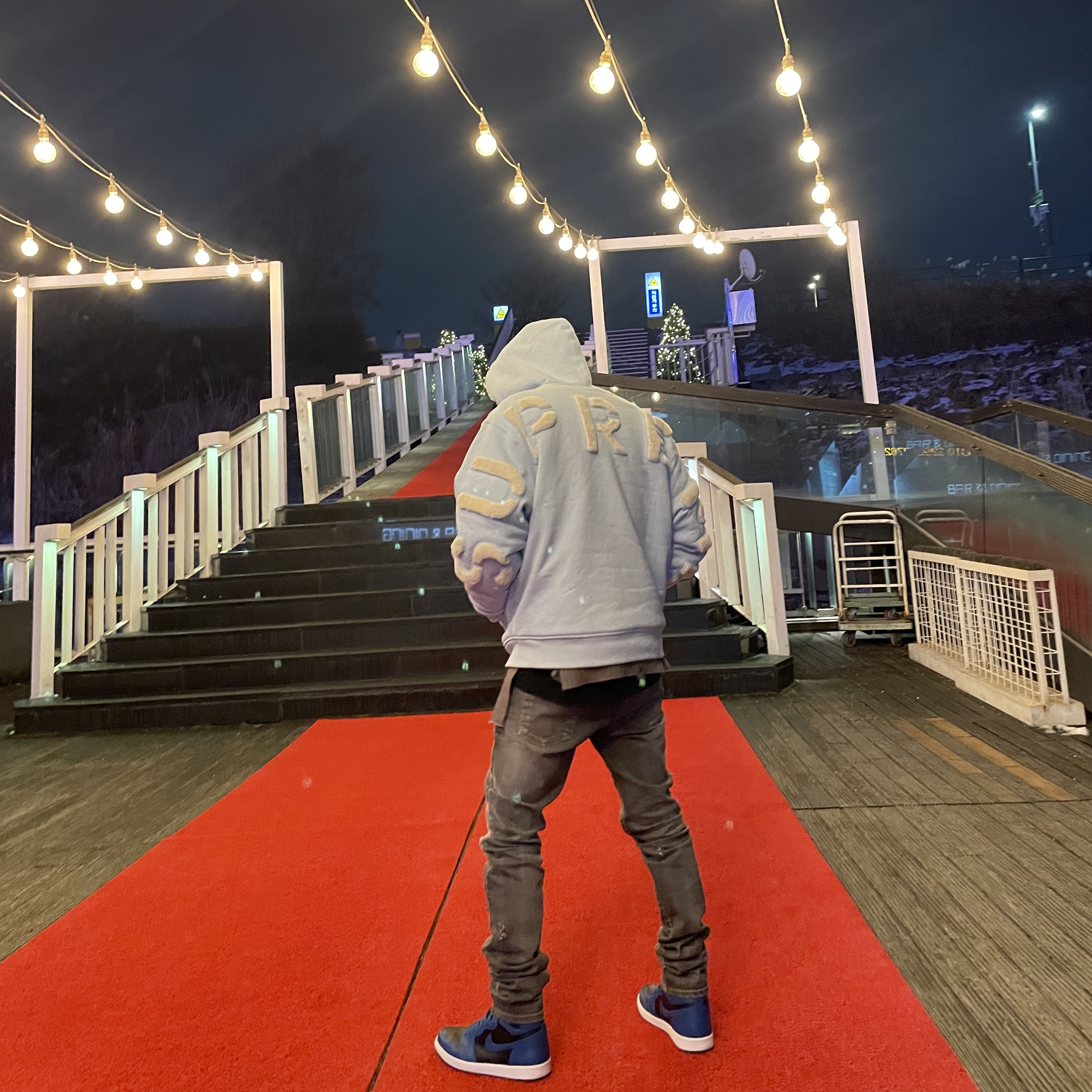 Supreme Faux Fur Lined Zip Up Hooded Sweatshirt Light Blue - 22FW, Jordan 1 Retro High OG Dark Marina Blue 착용 스타일 - 1