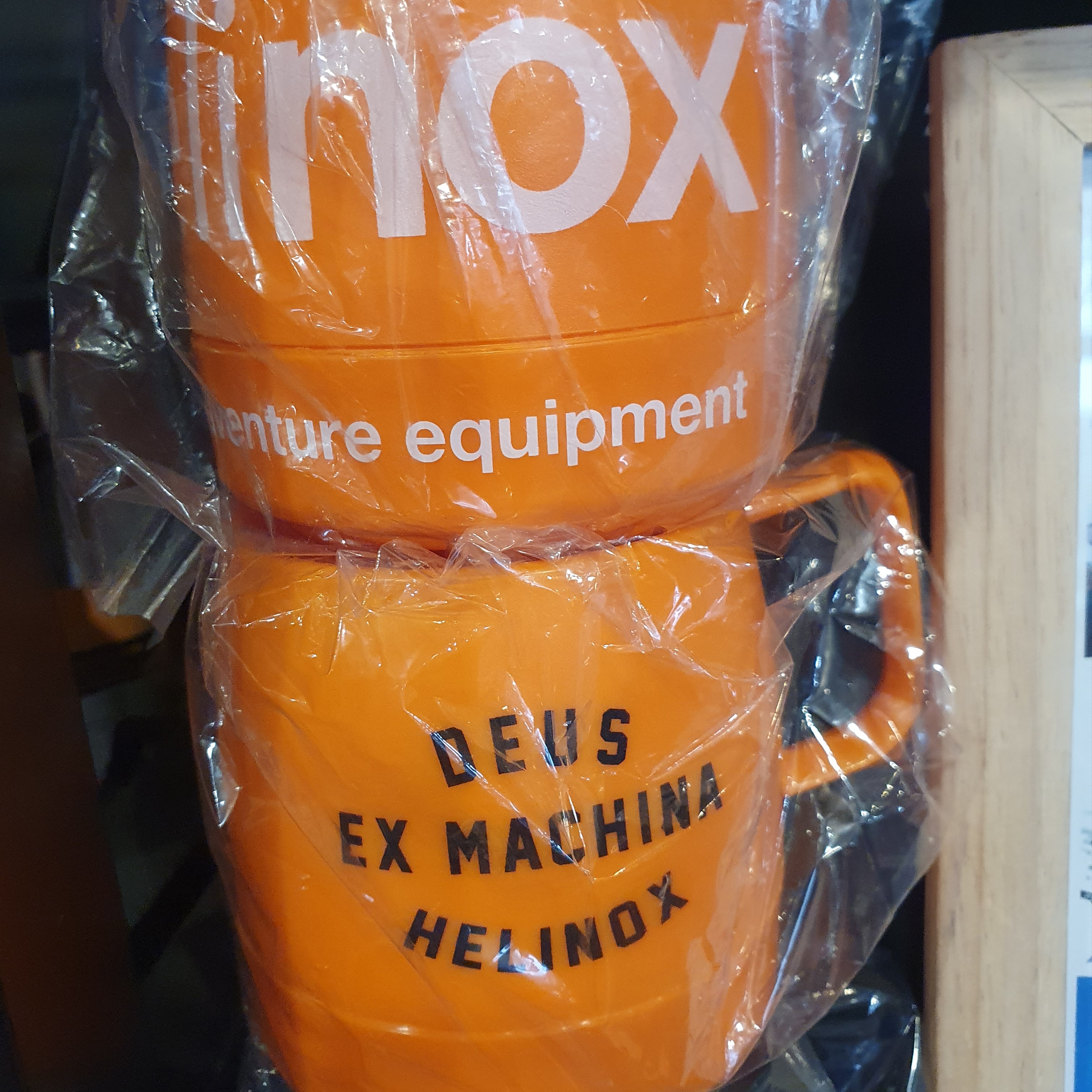Helinox x Deus Ex Machina Dinex Mug Orange 착용 스타일