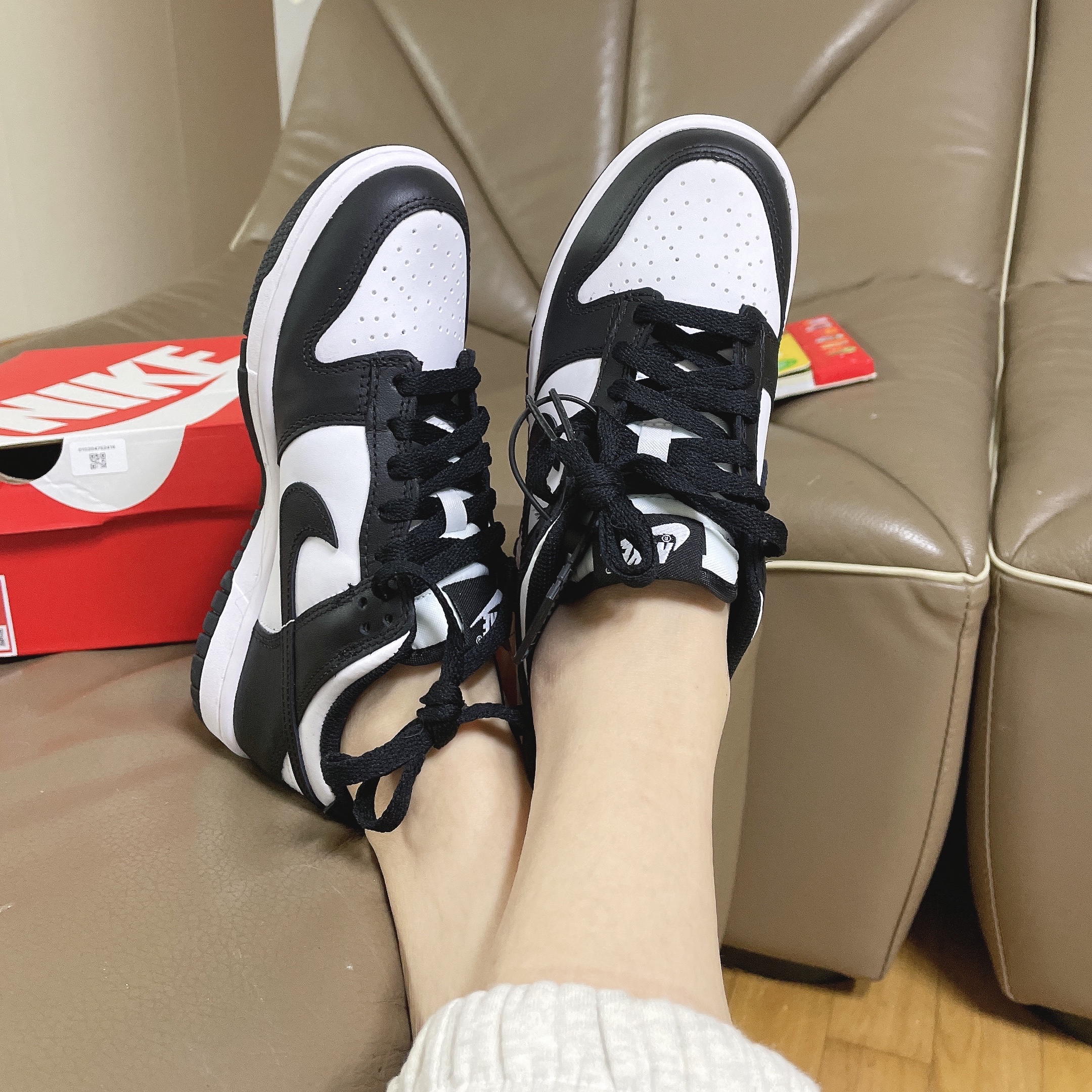 (GS) Nike Dunk Low Black 착용 스타일 - 3