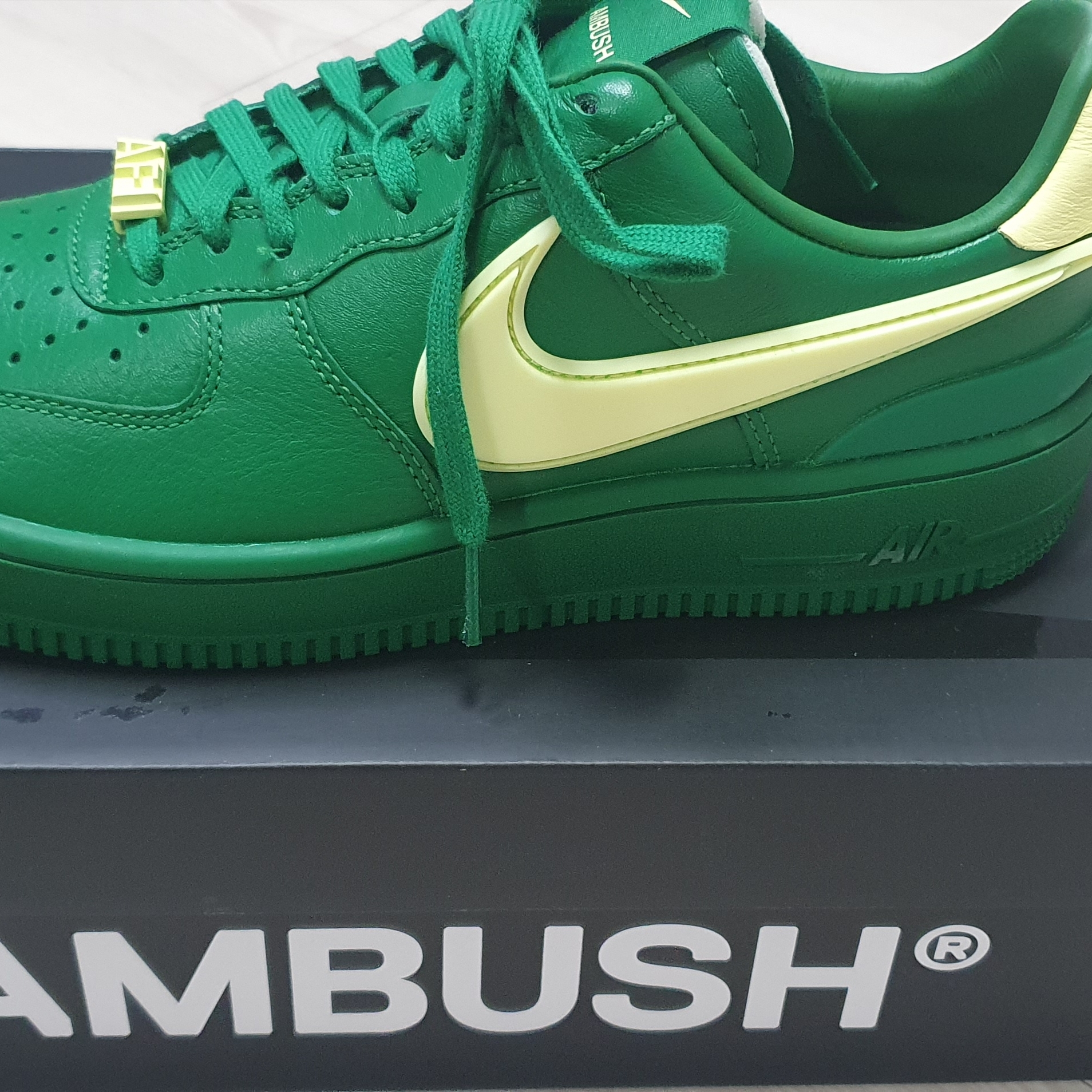 Nike x Ambush Air Force 1 Low SP Pine Green and Citron 착용 스타일