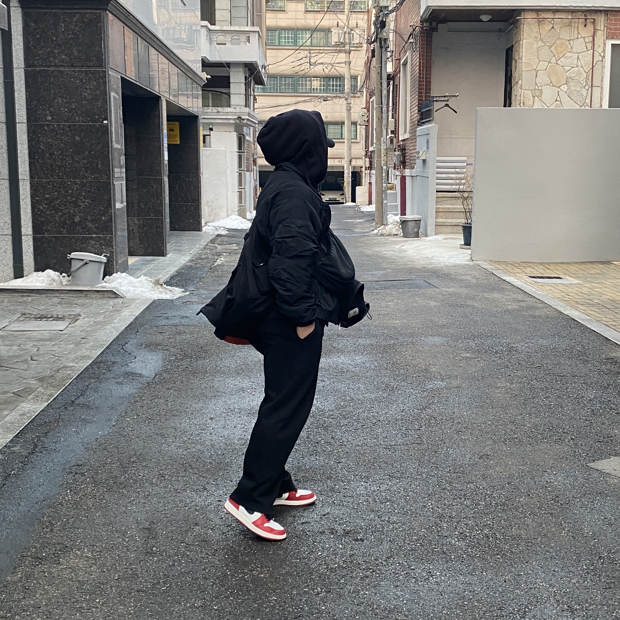Jordan 1 Retro High OG Chicago 2022, Nike x Off-White NRG Track Suit Black - Asia 착용 스타일 - 1