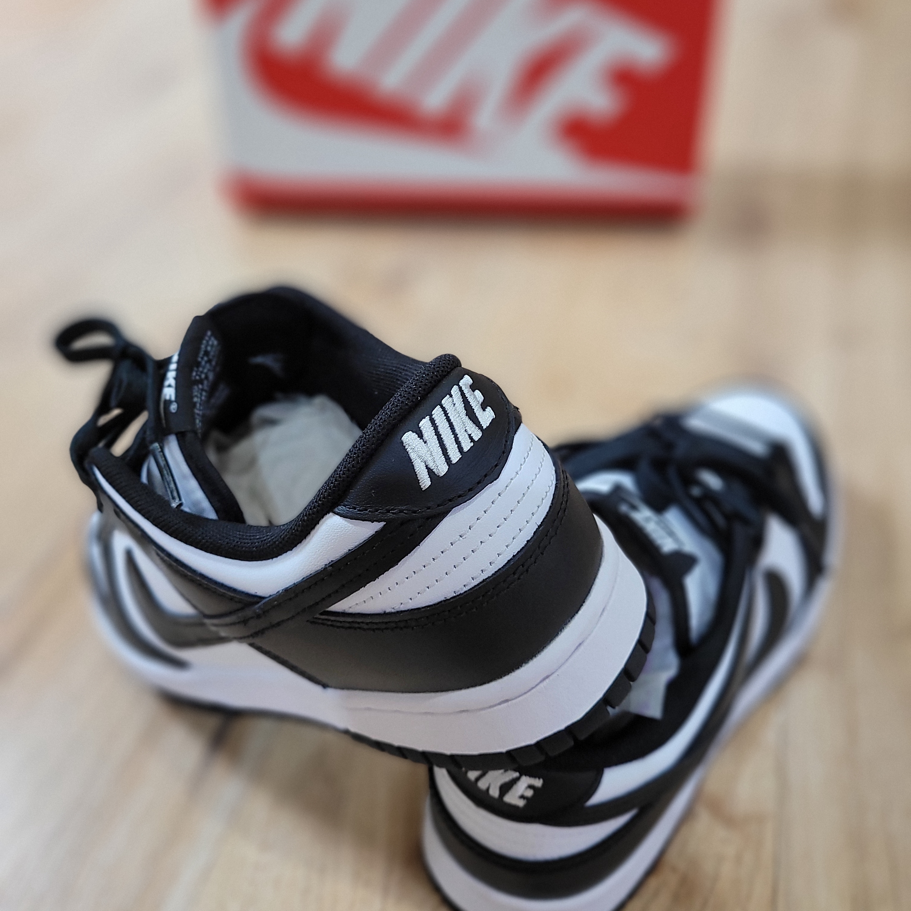 Nike Dunk Low Retro Black 착용 스타일 - 2
