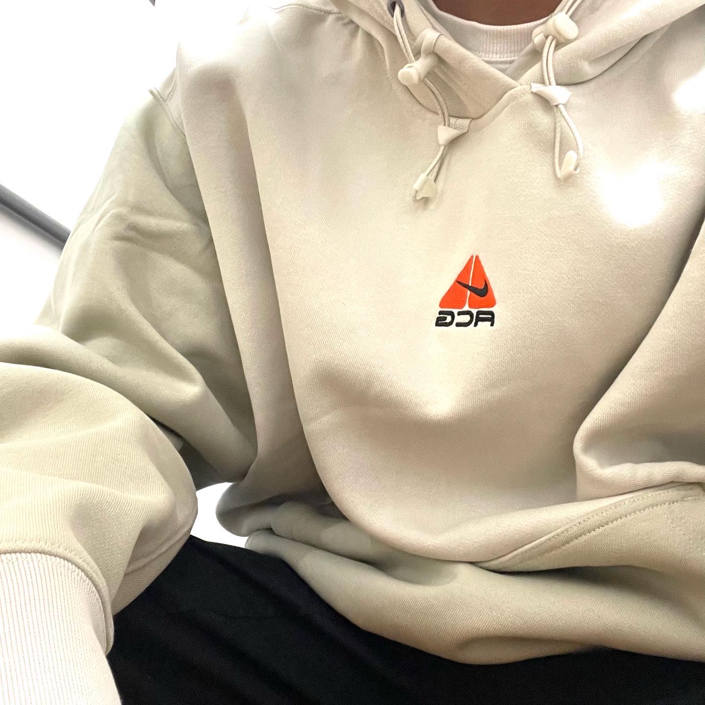 Nike ACG Therma-Fit Pullover Fleece Hoodie Light Bone - US/EU 착용 스타일 - 1