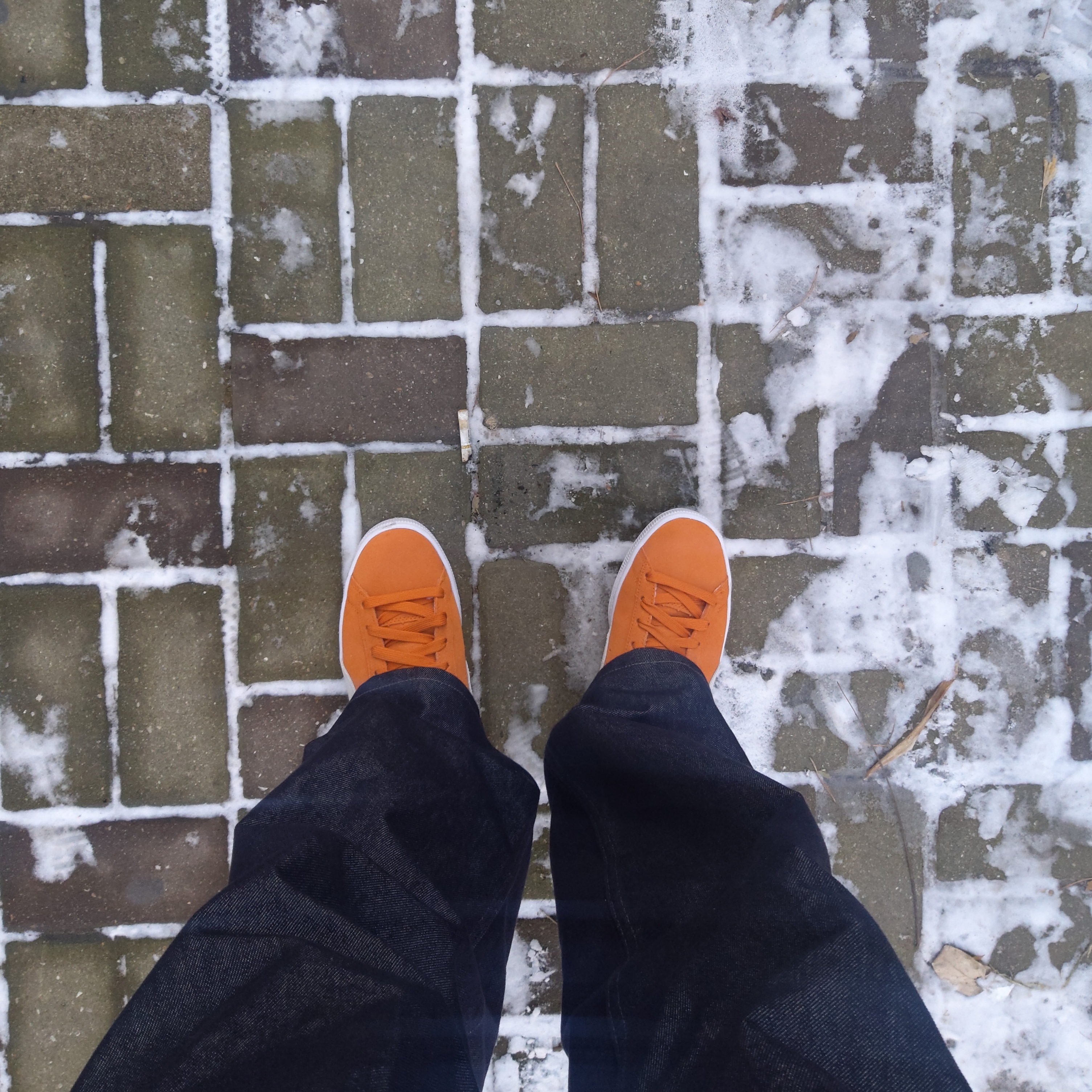 Puma Suede Classic XXI Vibrant Orange White 착용 스타일