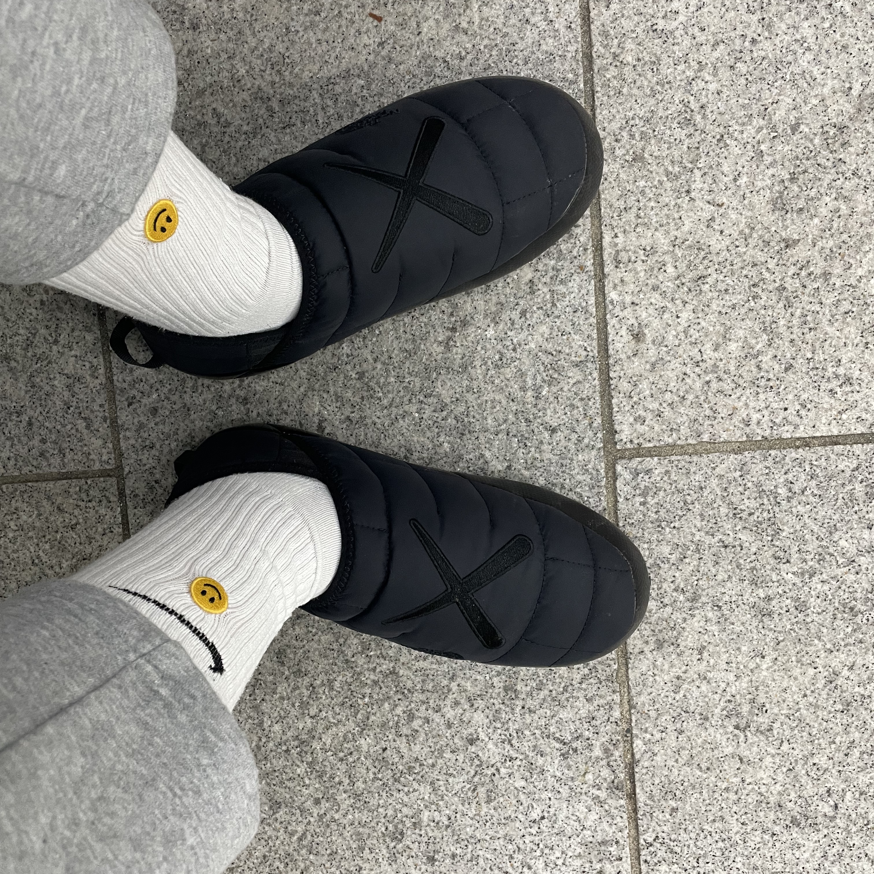 The North Face x Kaws Thermoball Traction Mule VS Black - 22FW 착용 스타일