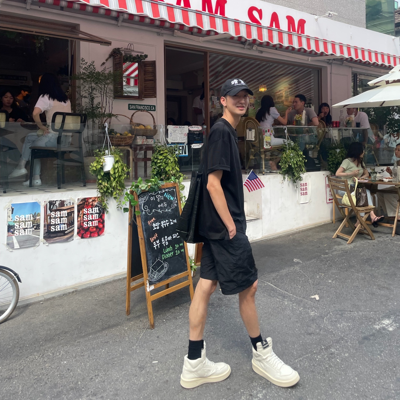 Converse x Drkshdw Turbowpn Egret, Darkr8m Studio White Logo Cap 착용 스타일 - 1