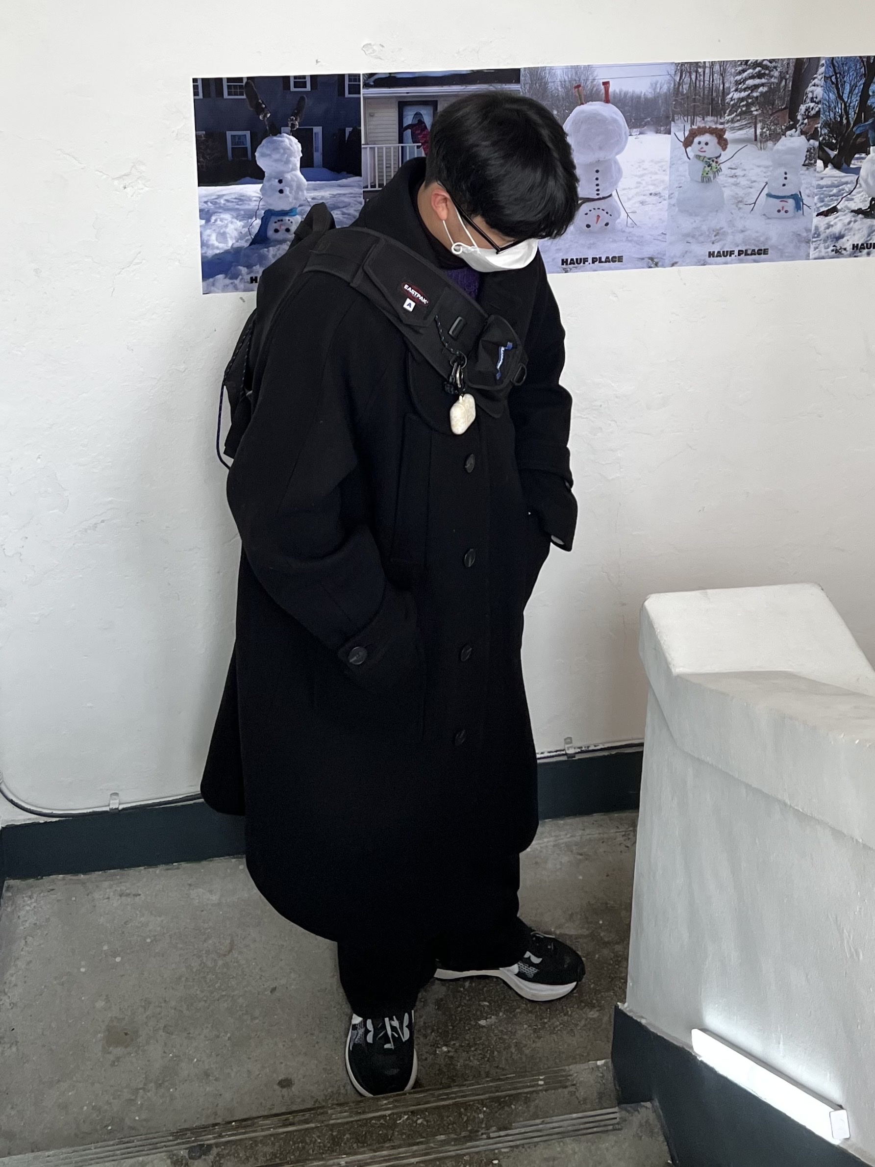 Nike x Sacai VaporWaffle Black White, Undermycar Legion.02 Balmacaan Oversized Wool Coat Black 착용 스타일