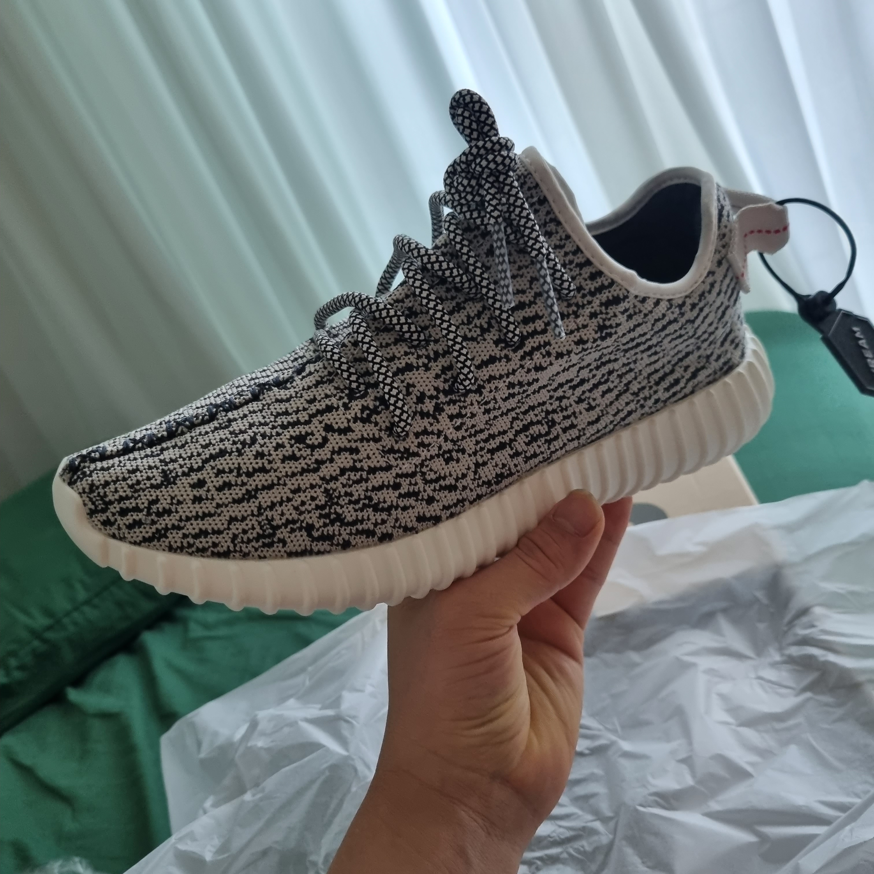 Adidas Yeezy Boost 350 Turtledove 2022 착용 스타일 - 2