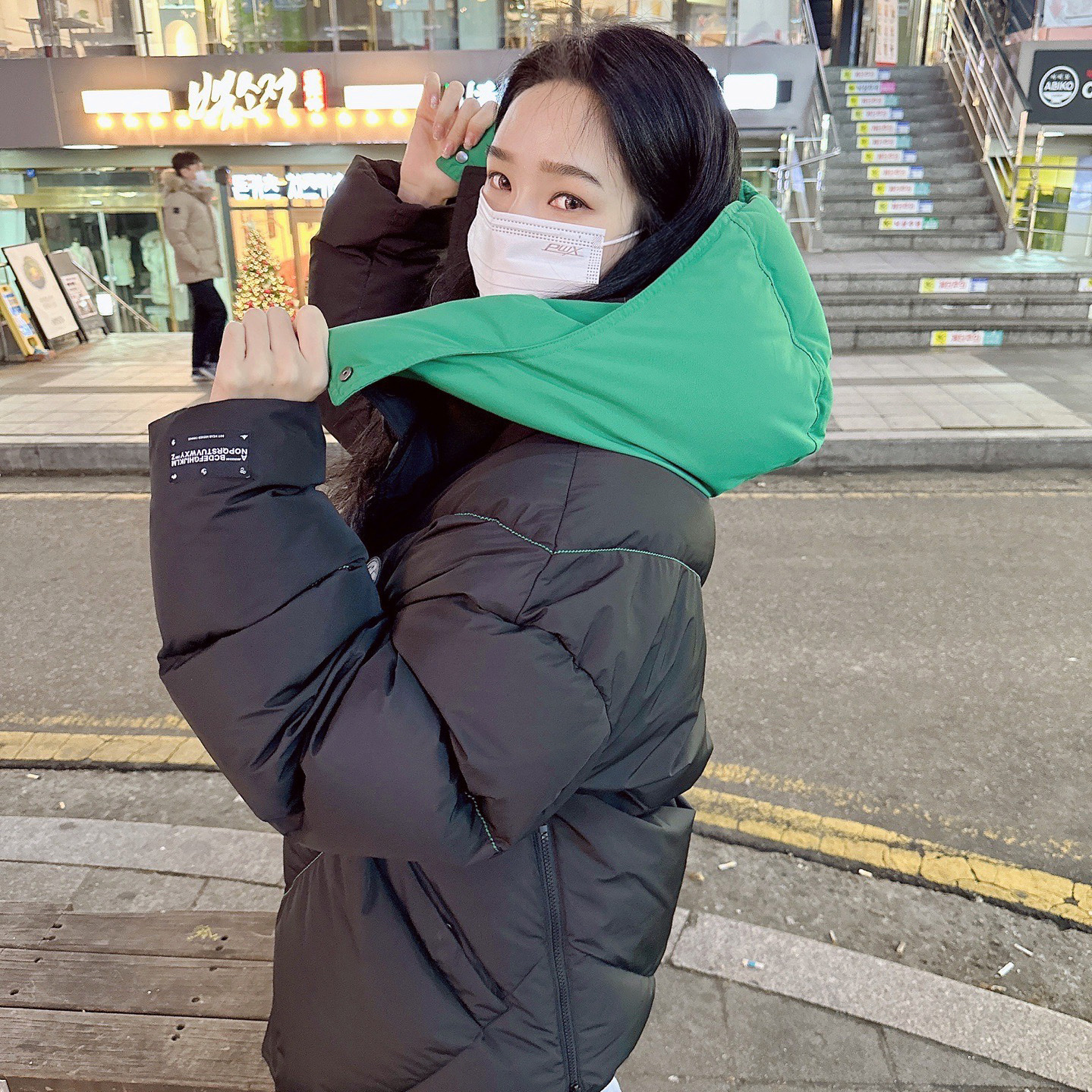 Zara x Ader Error Oversize Puffer Jacket Black 착용 스타일
