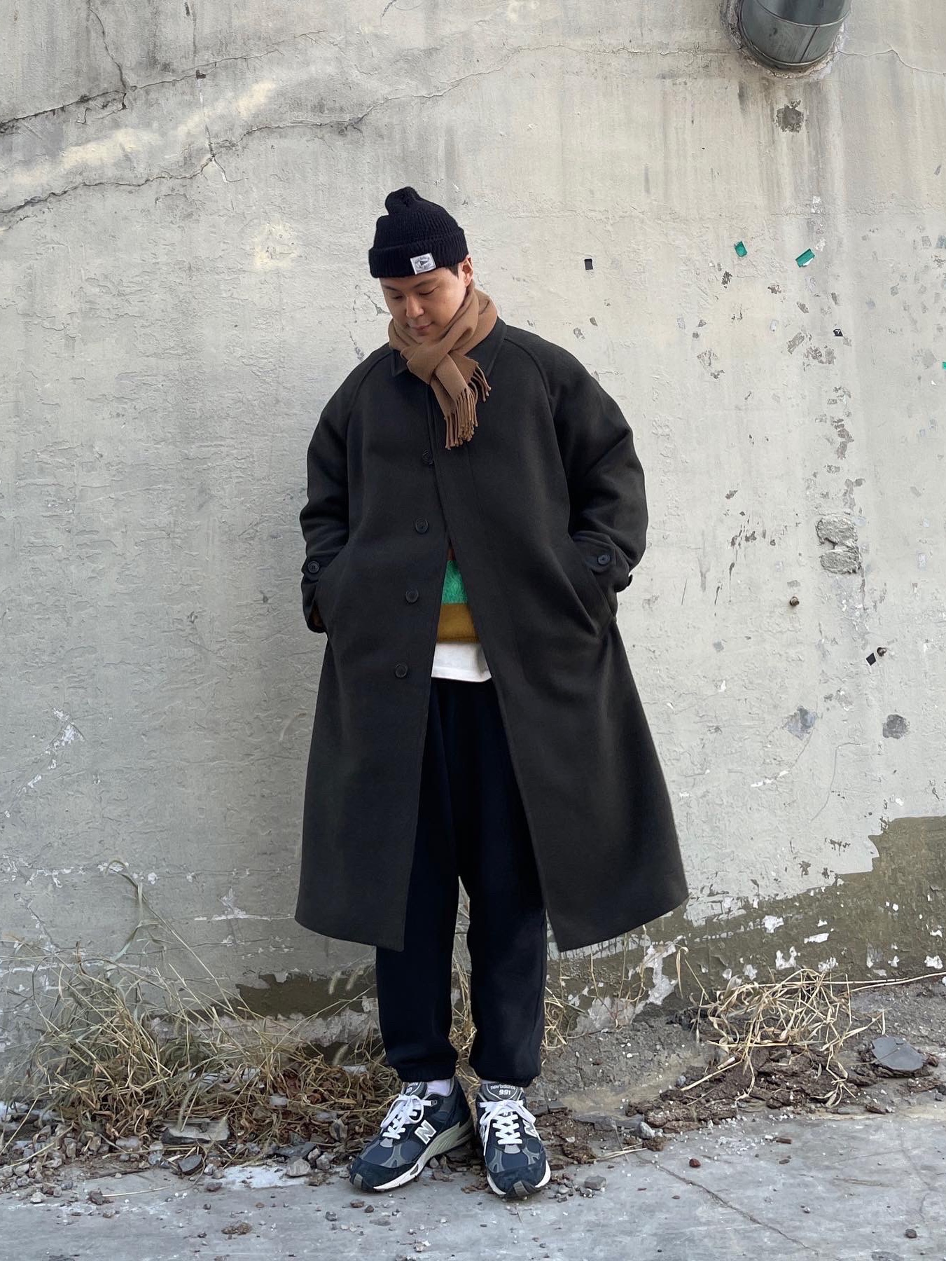 New Balance 991 Made in UK Navy, Nike NRG Solo Swoosh Fleece Pants Black - US/EU 착용 스타일 - 2
