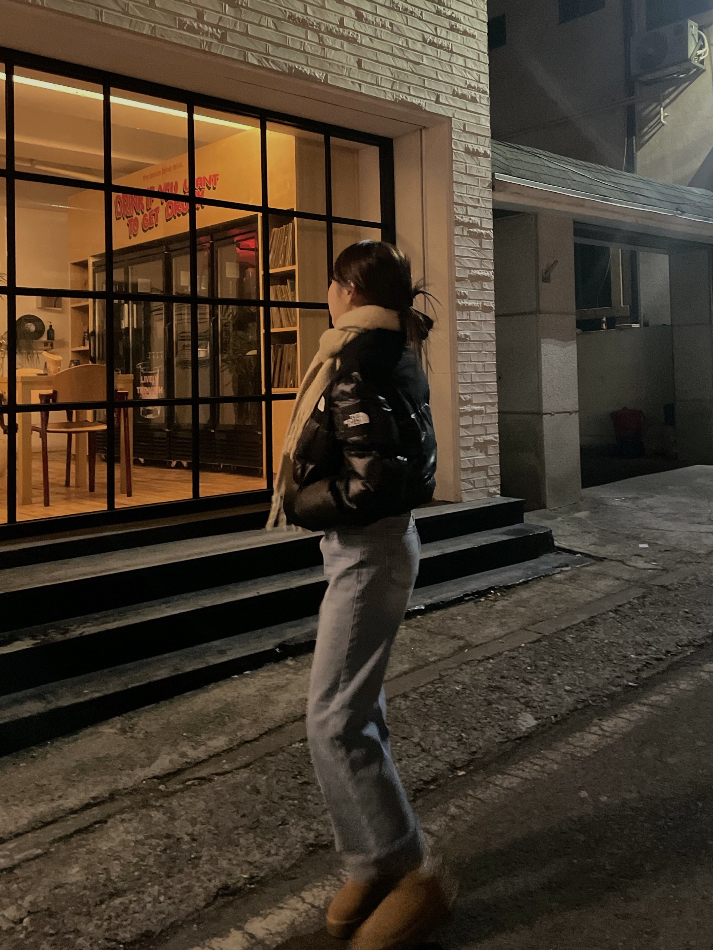 (W) The North Face White Label Novelty Nuptse Down Jacket Black 착용 스타일