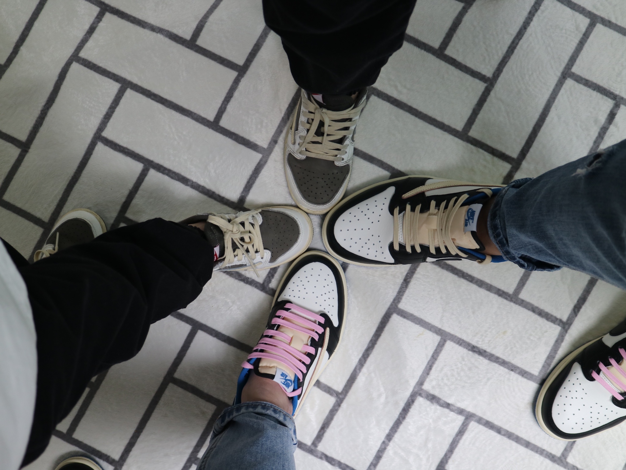 Jordan 1 x Travis Scott x Fragment Retro Low OG SP Military Blue, (TD) Jordan 1 x Travis Scott Retro Low OG SP Sail and Ridgerock 착용 스타일
