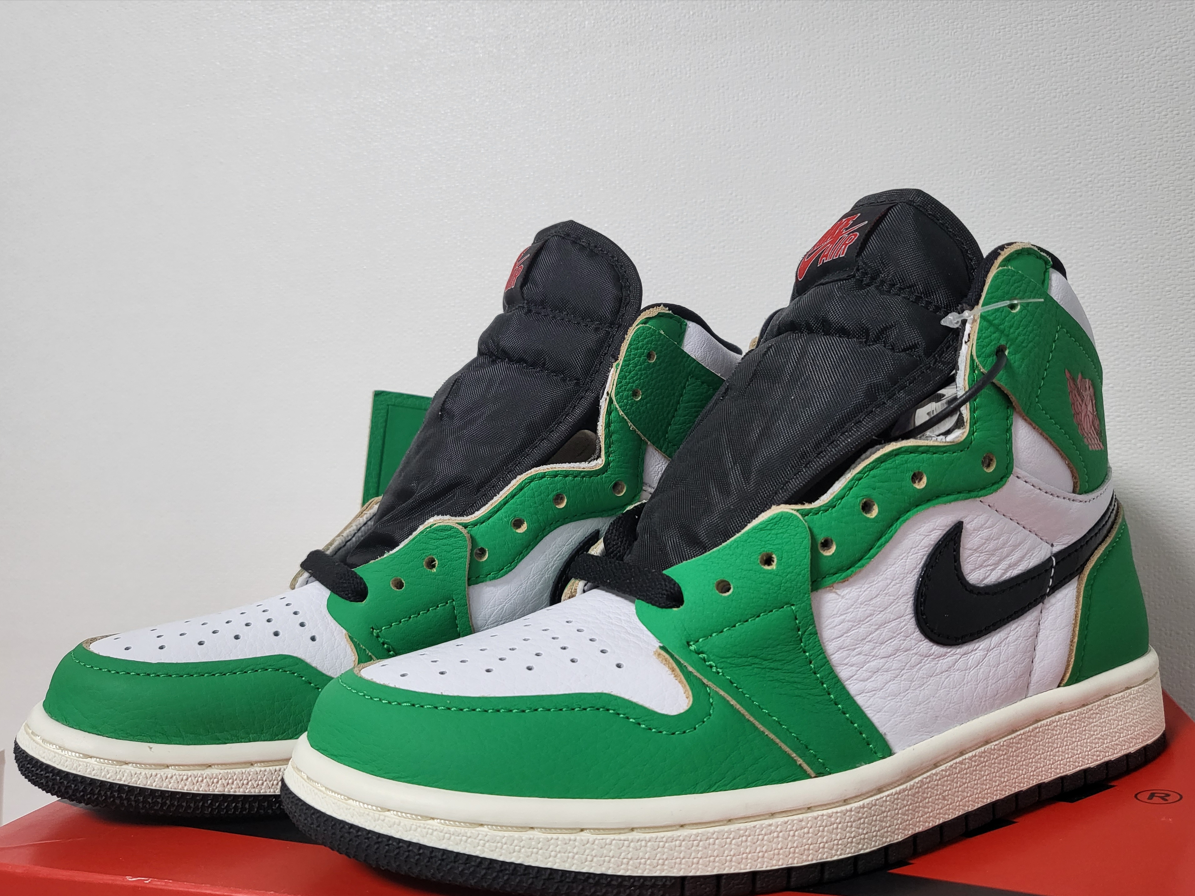 (W) Jordan 1 Retro High OG Lucky Green 착용 스타일