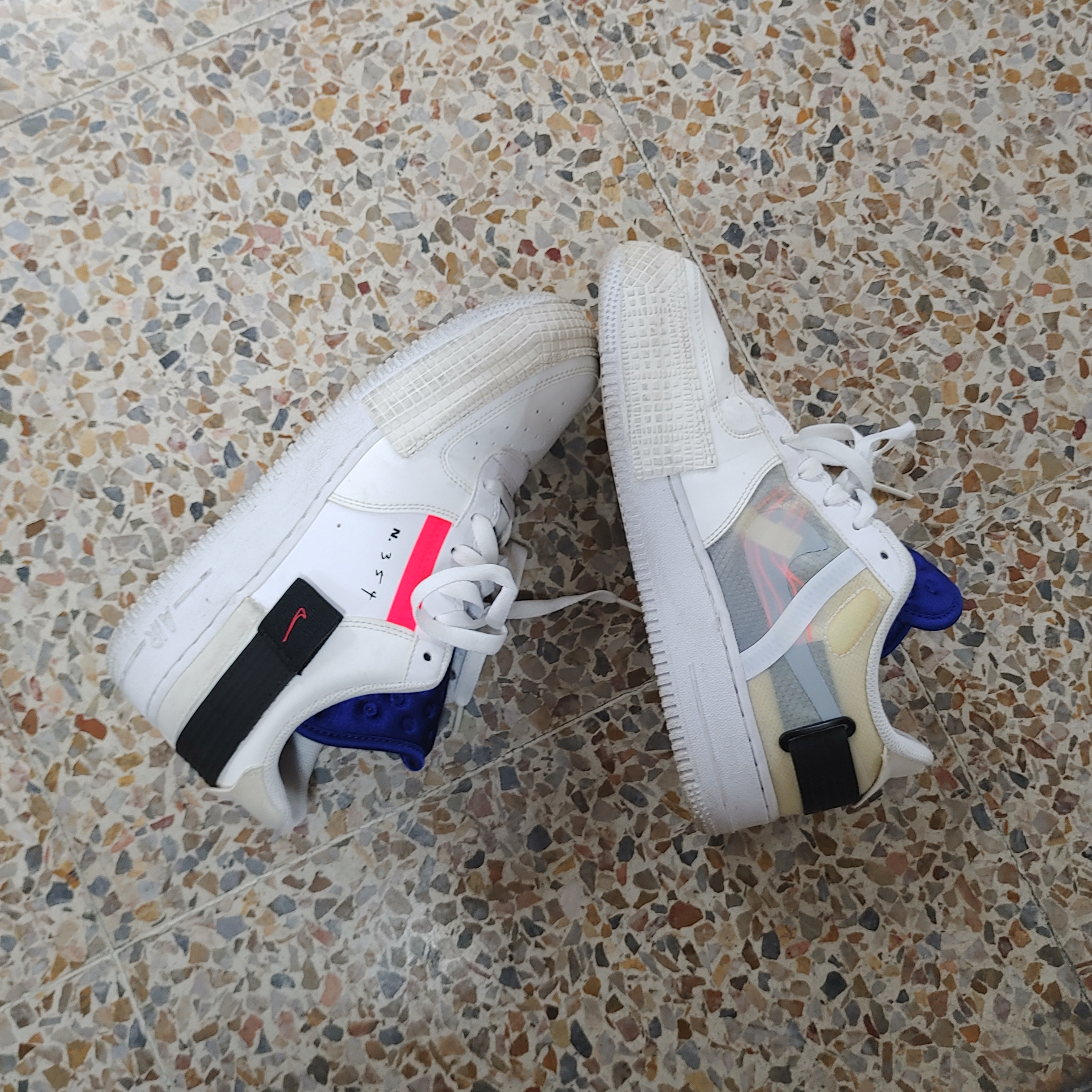 Nike Air Force 1 Type 착용 스타일 - 1