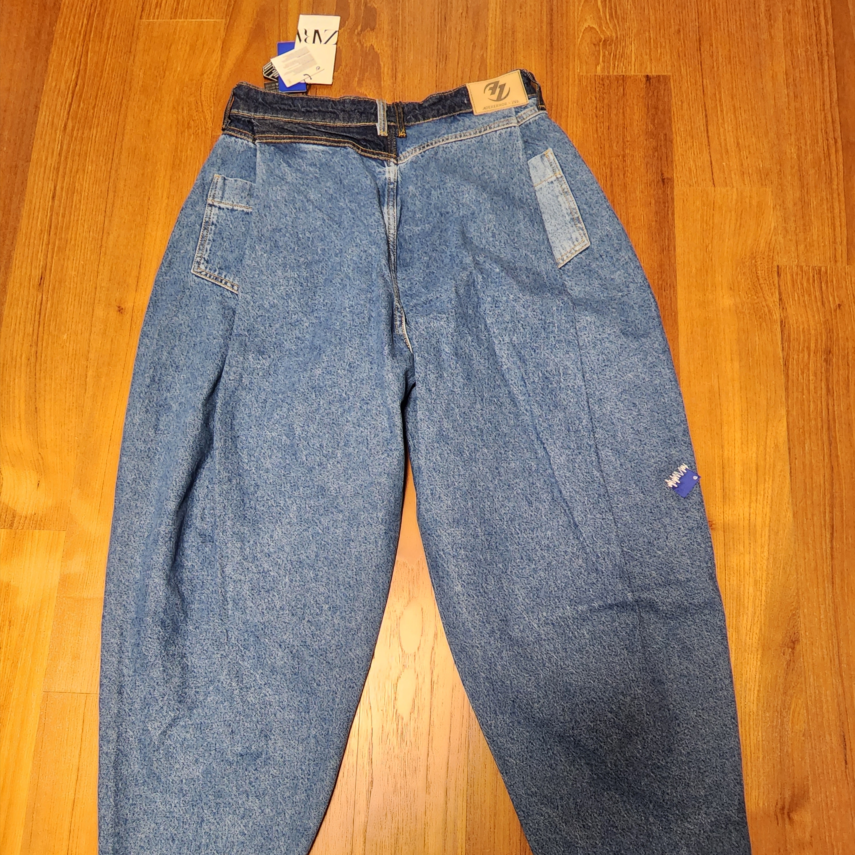 Zara x Ader Error Barrel Leg Jeans Blue 착용 스타일 - 2