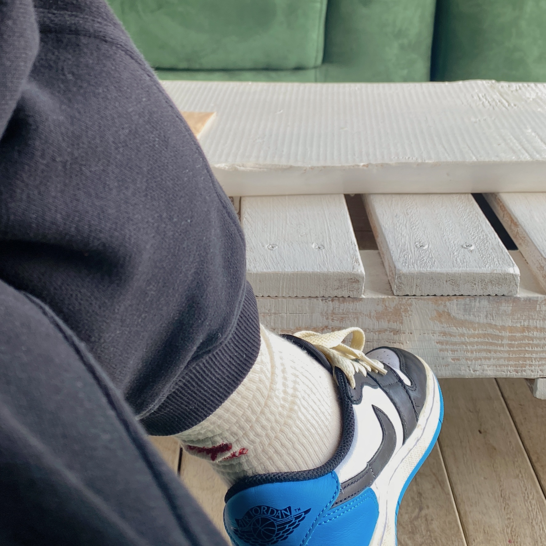 (W) Jordan 1 Retro Low OG Black and Dark Powder Blue 착용 스타일