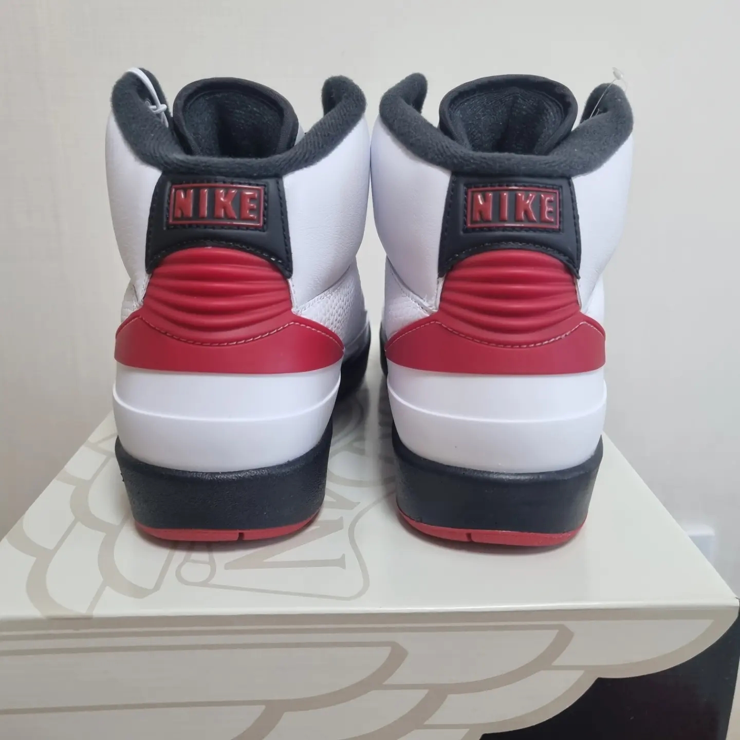 Jordan 2 Retro OG Chicago 착용 스타일 - 4