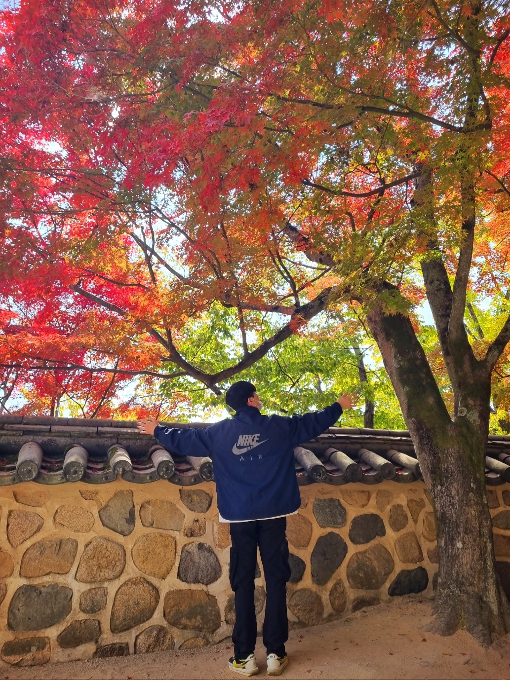 Nike x Kim Jones Reversible Wind Breaker Navy - US/EU, Nike x Sacai x Undercover LDWaffle Black Bright Citron 착용 스타일