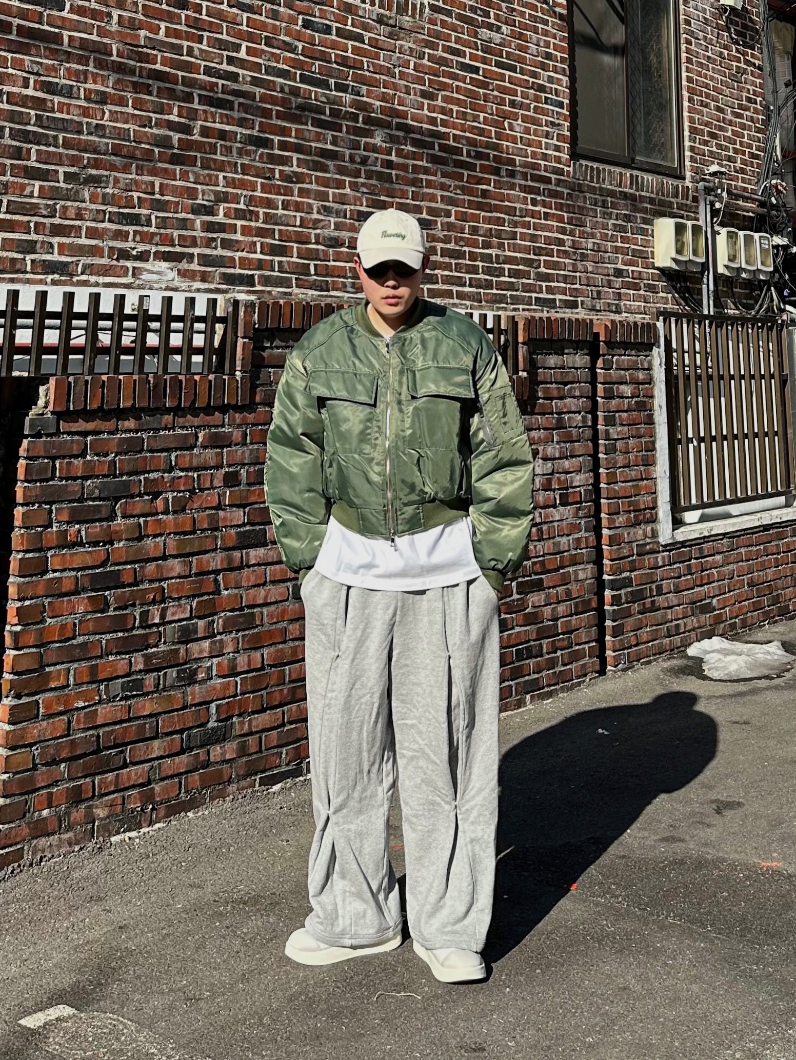 Adidas Puffylette Aluminum Off White 착용 스타일 - 3