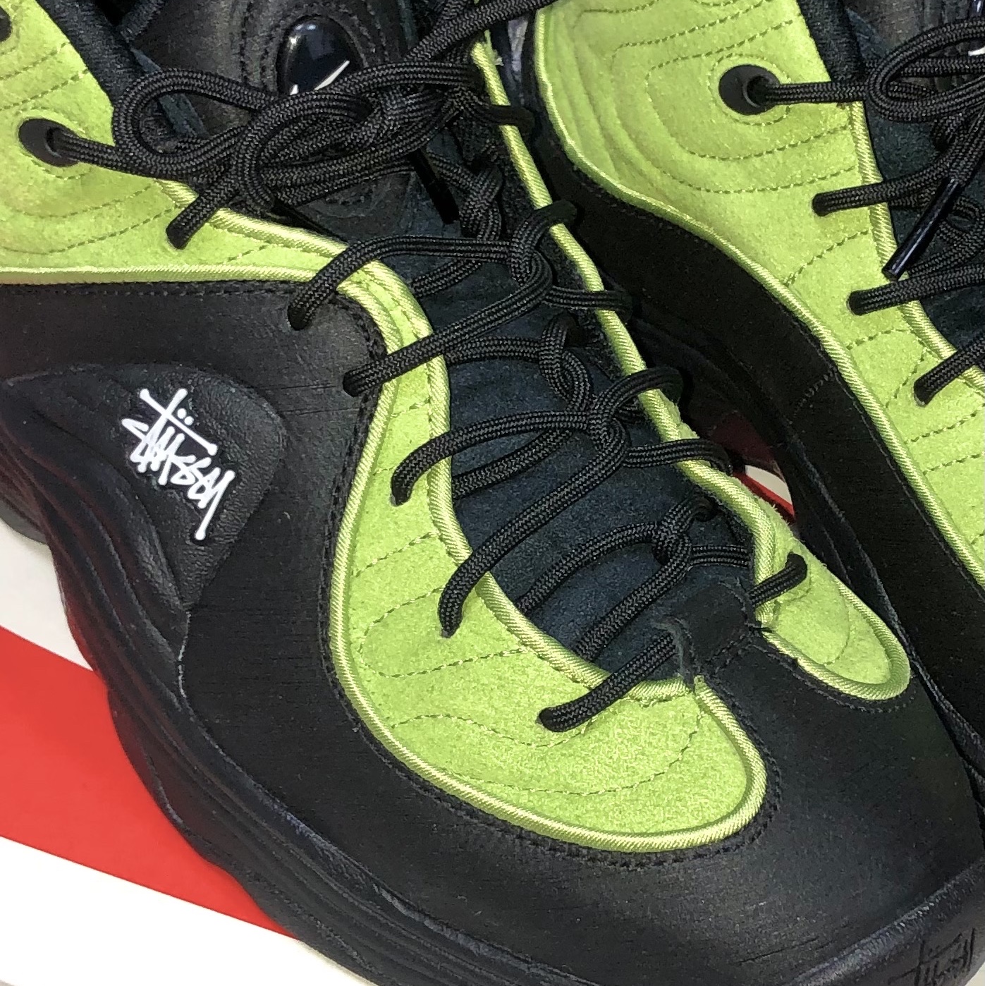 Nike x Stussy Air Penny II Vivid Green and Black 착용 스타일 - 2