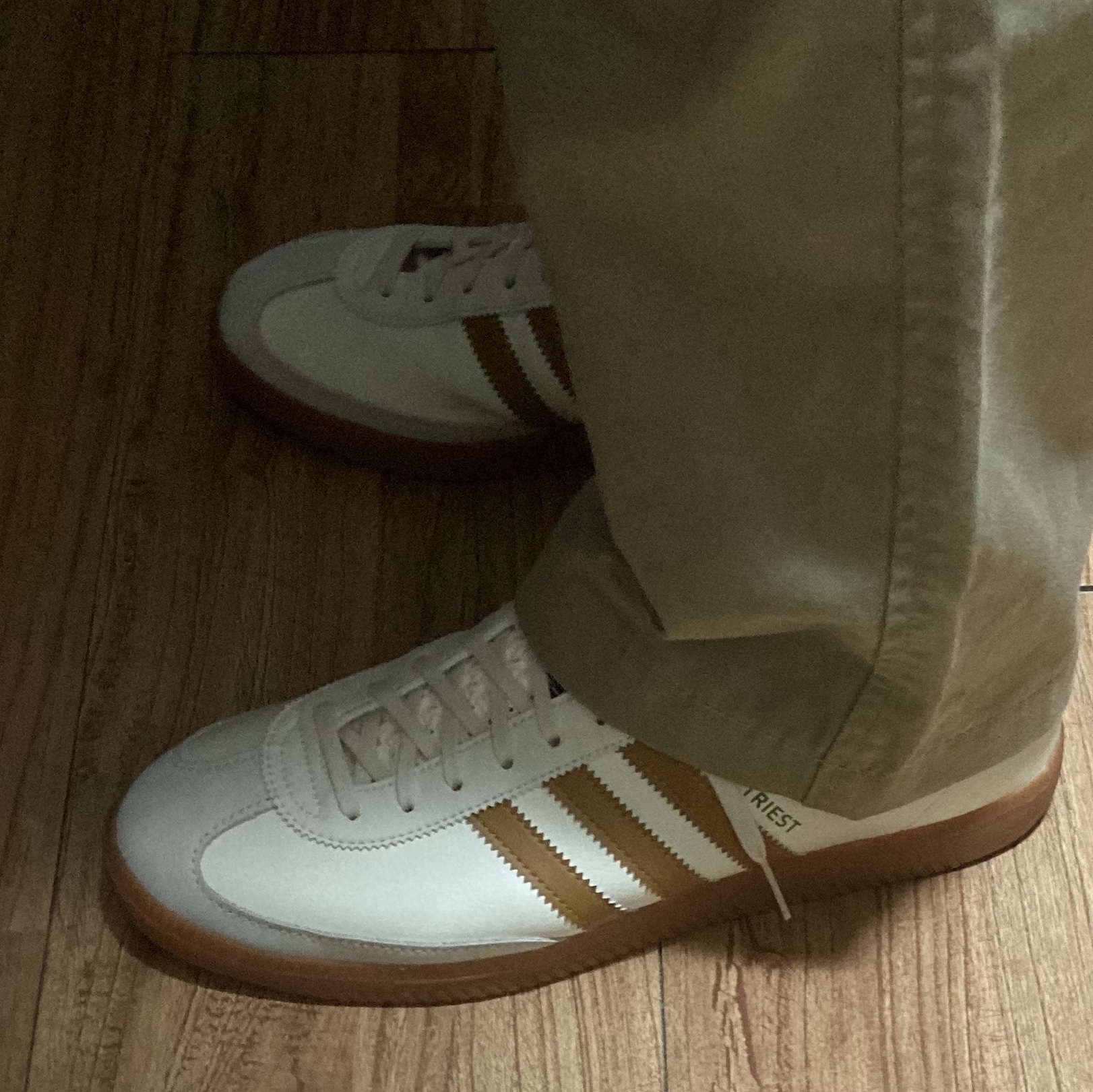 Adidas City Series Triest Cream White 착용 스타일