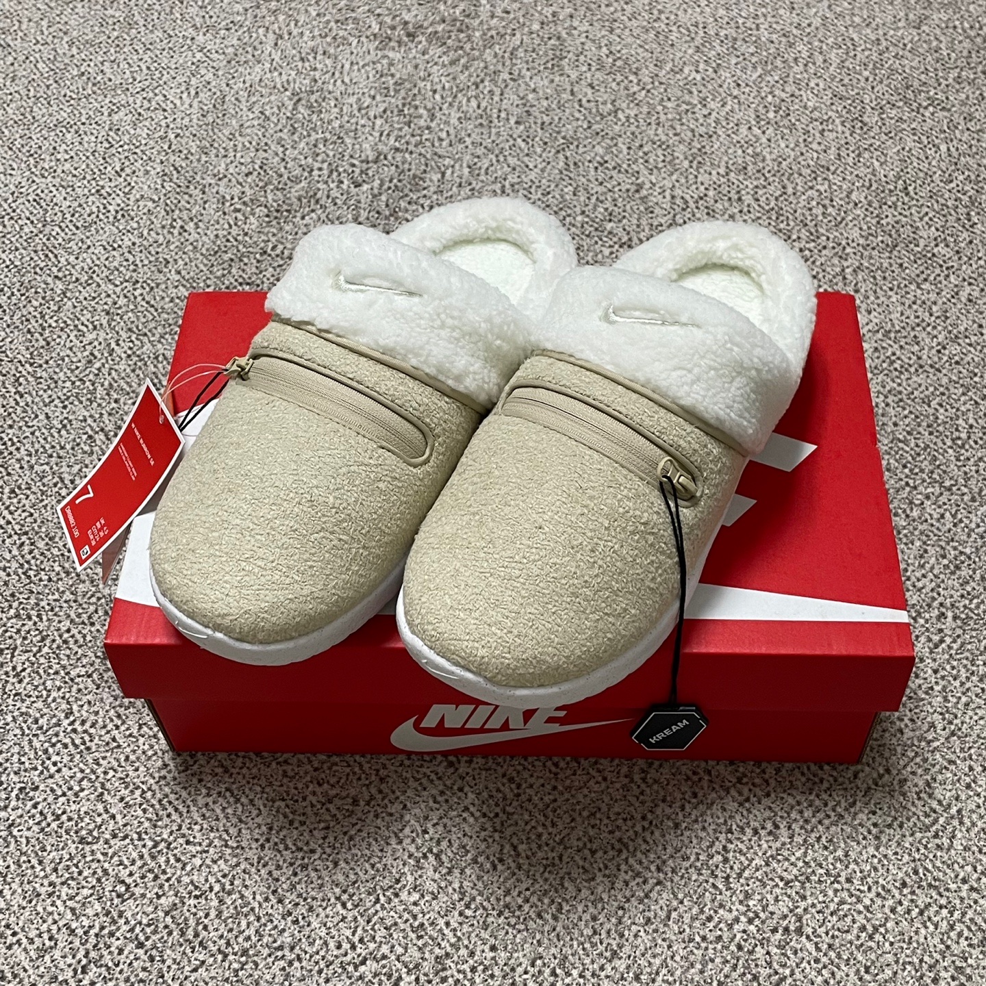 (W) Nike Burrow SE Sanddrift Summit White 착용 스타일 - 1