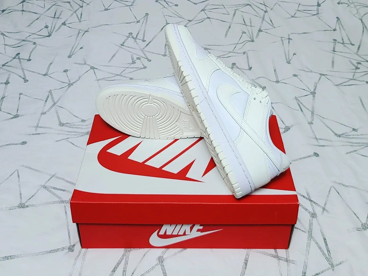 (W) Nike Dunk Low White and Sail 착용 스타일 - 4