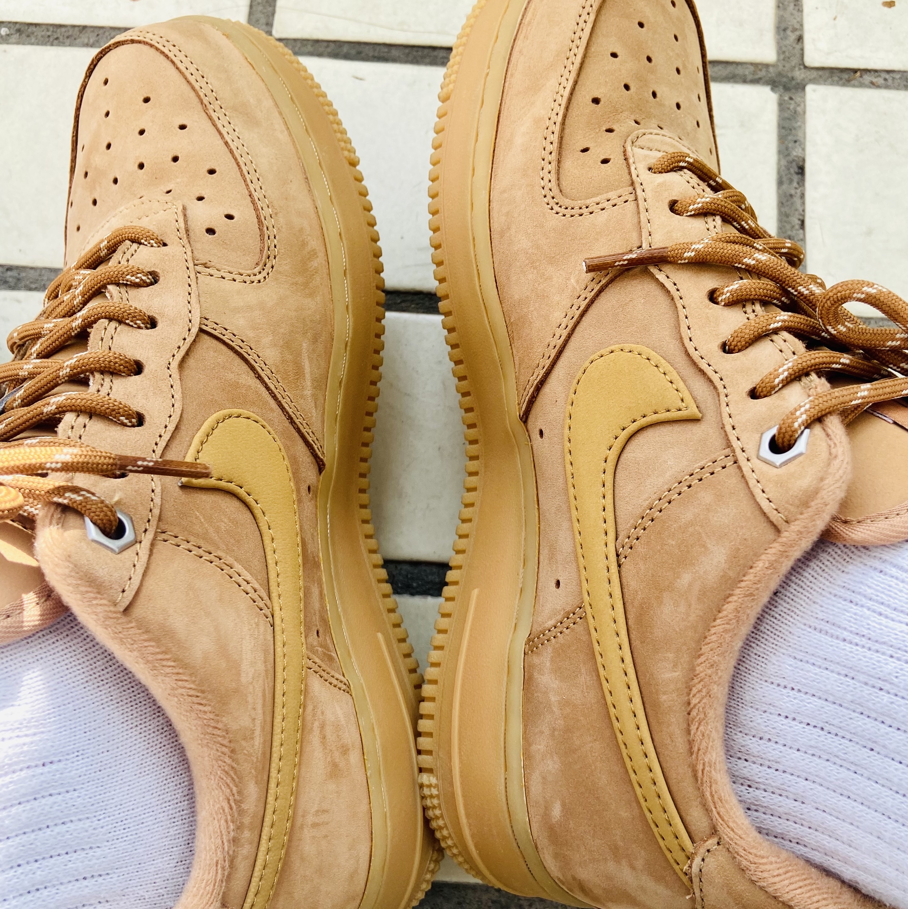 Nike Air Force 1 '07 WB Flax 착용 스타일