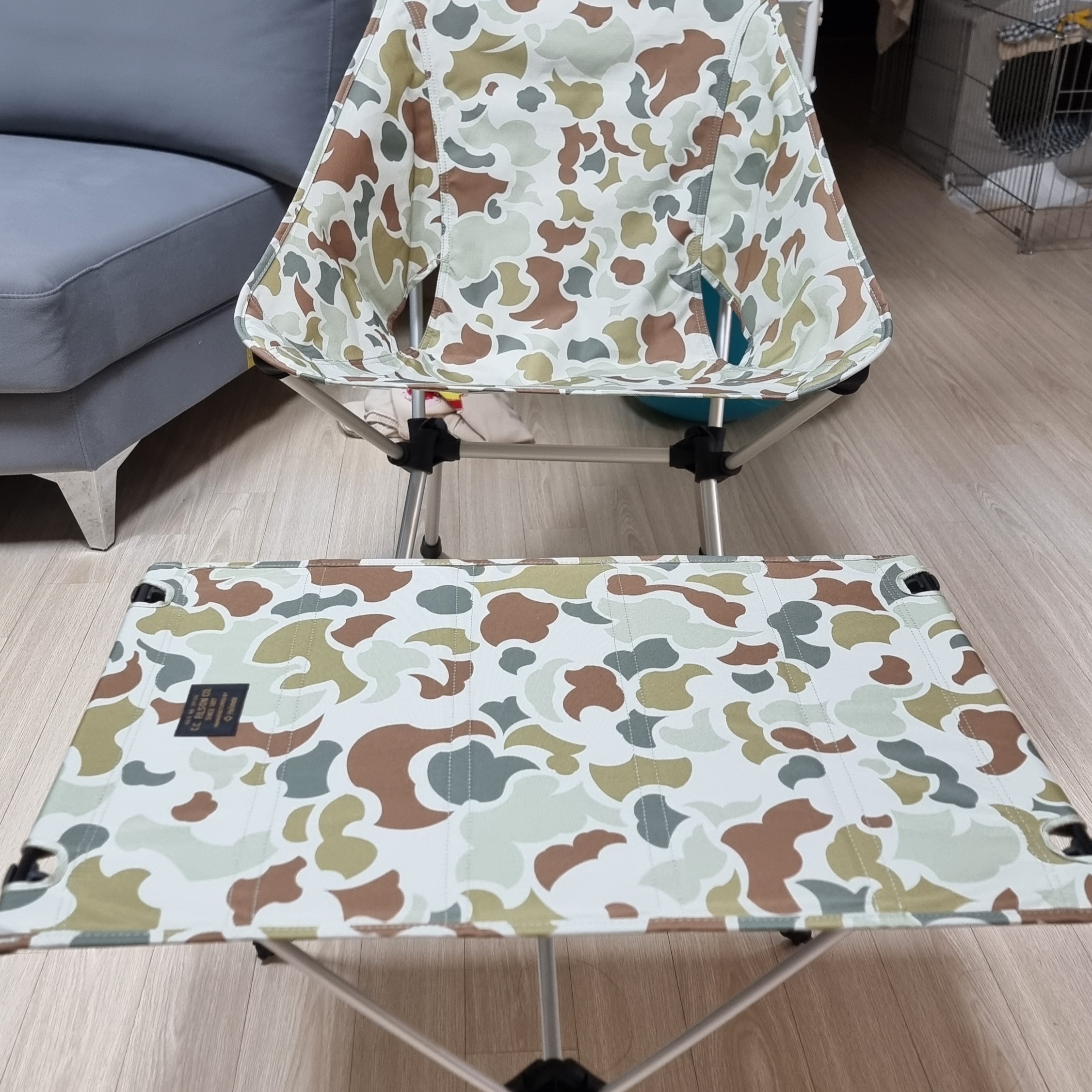 Helinox x Filson Solid Tactical Hard Top Table Grey Shrub Camo 착용 스타일