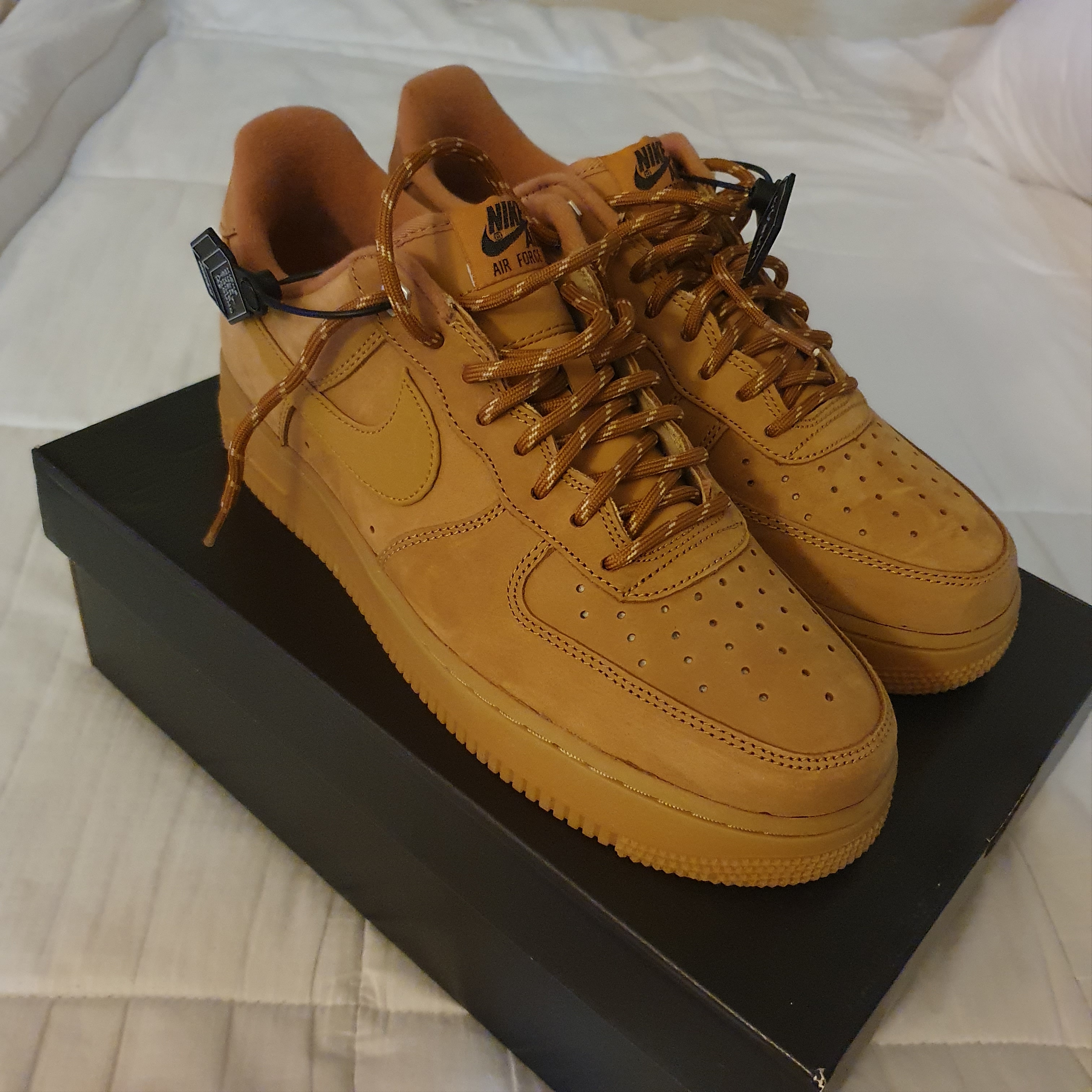 Nike Air Force 1 '07 WB Flax 착용 스타일