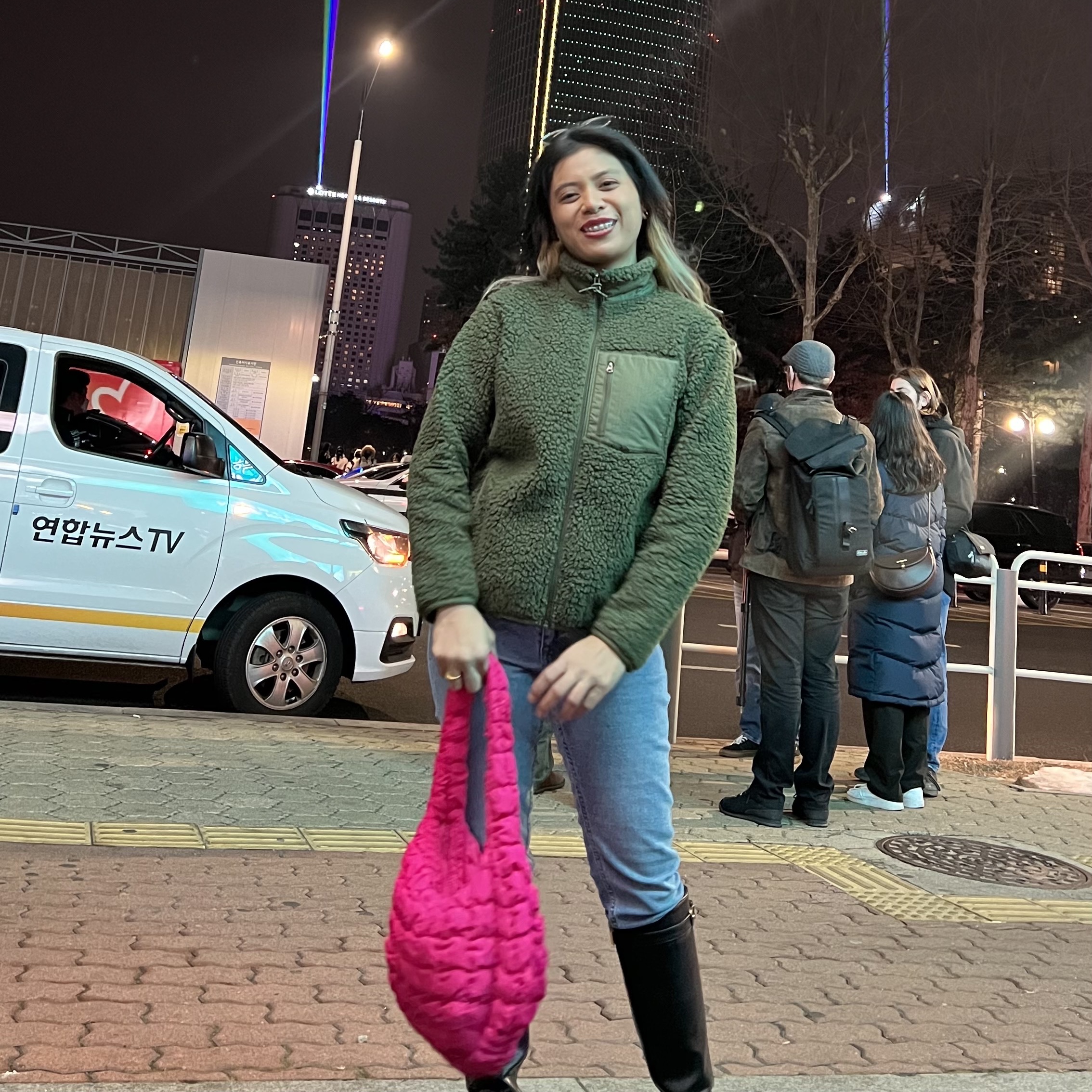 COS Quilted Mini Bag Pink 착용 스타일 - 3