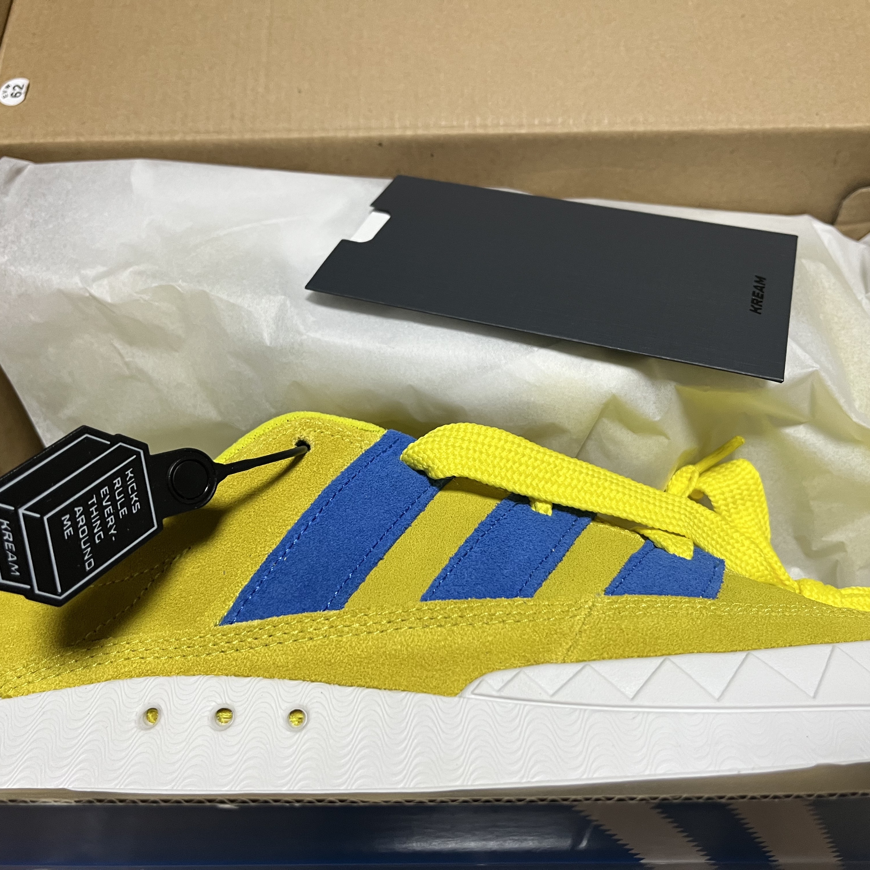 Adidas Adimatic Bright Yellow Blue 착용 스타일