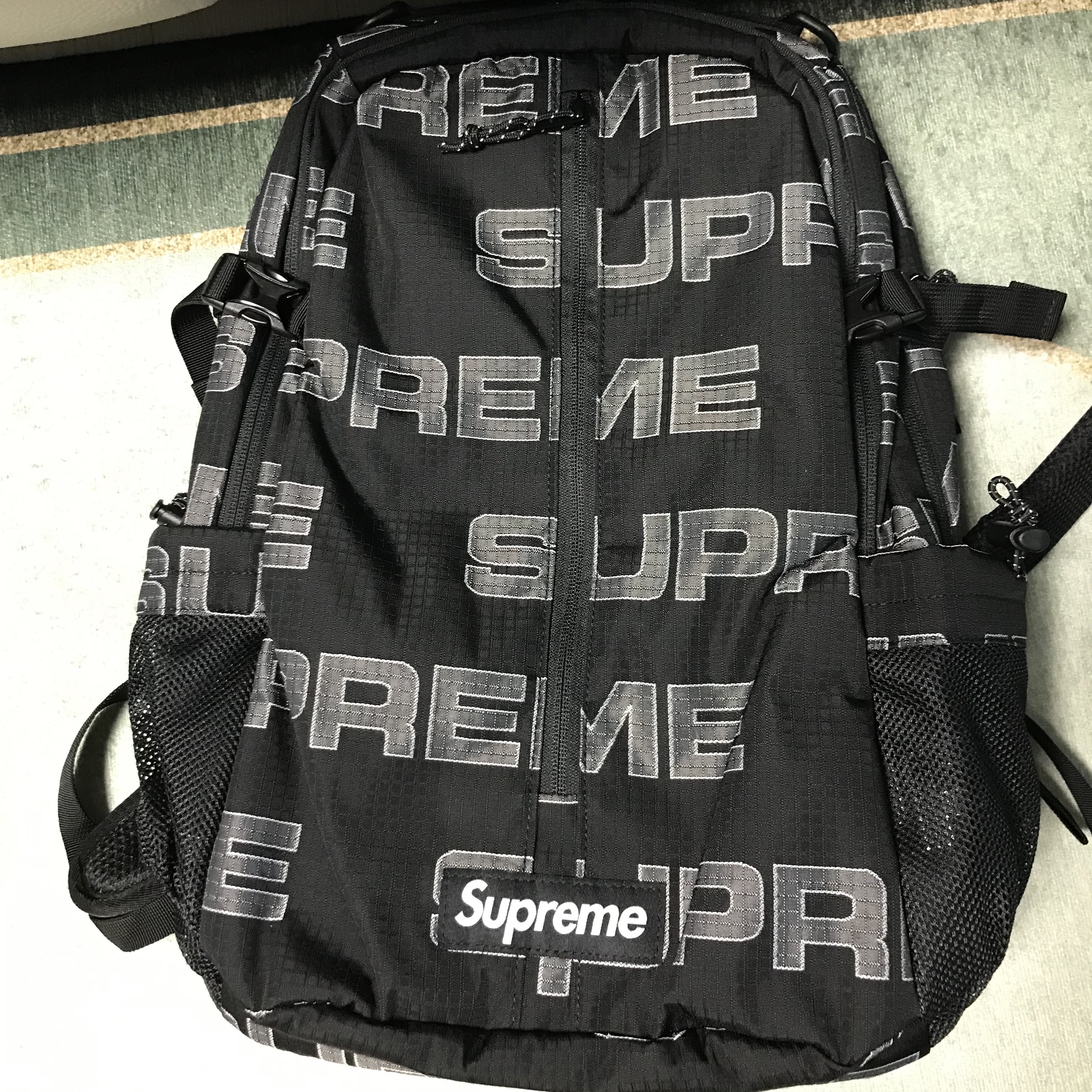 Supreme Backpack Black - 21FW 착용 스타일