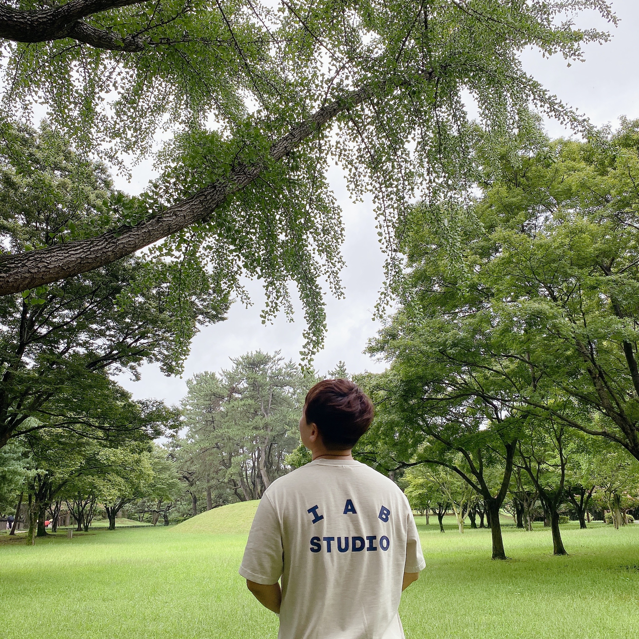 IAB Studio Pigment T-Shirt Oatmeal 착용 스타일