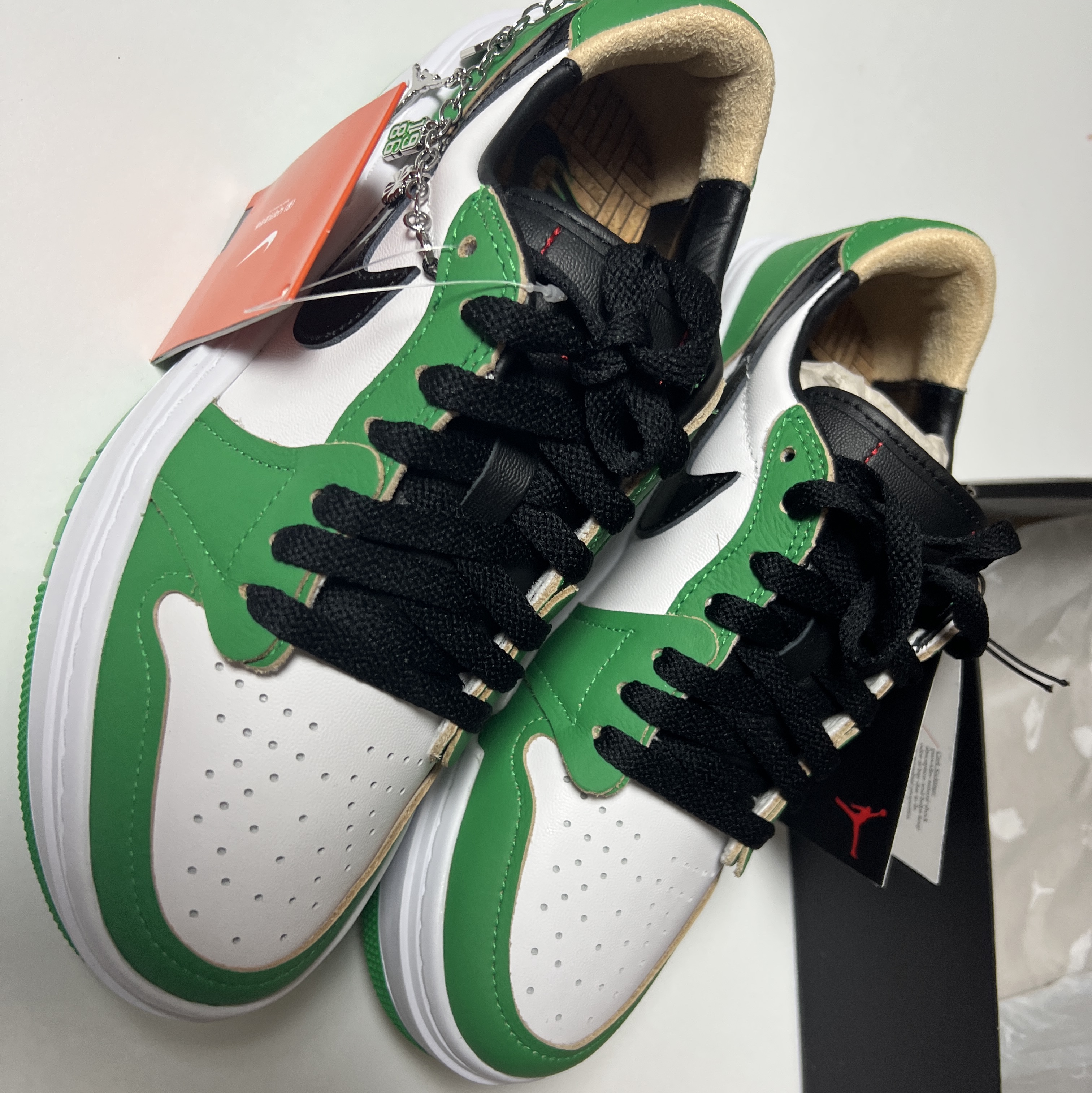 (W) Jordan 1 Elevate Low SE Lucky Green 착용 스타일 - 2
