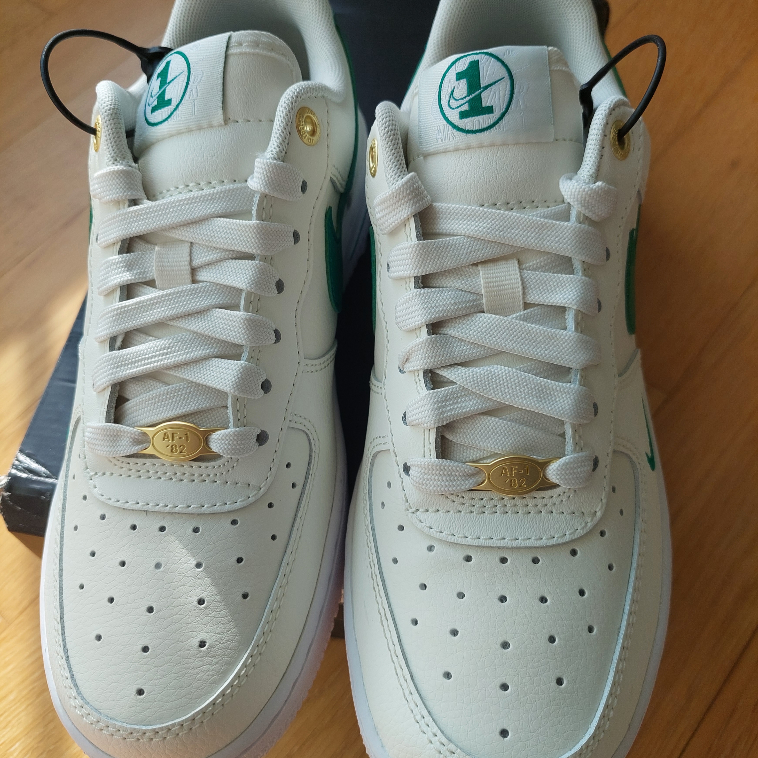 (W) Nike Air Force 1 '07 SE 40th Anniversary Join Forces Sail Malachite 착용 스타일 - 2