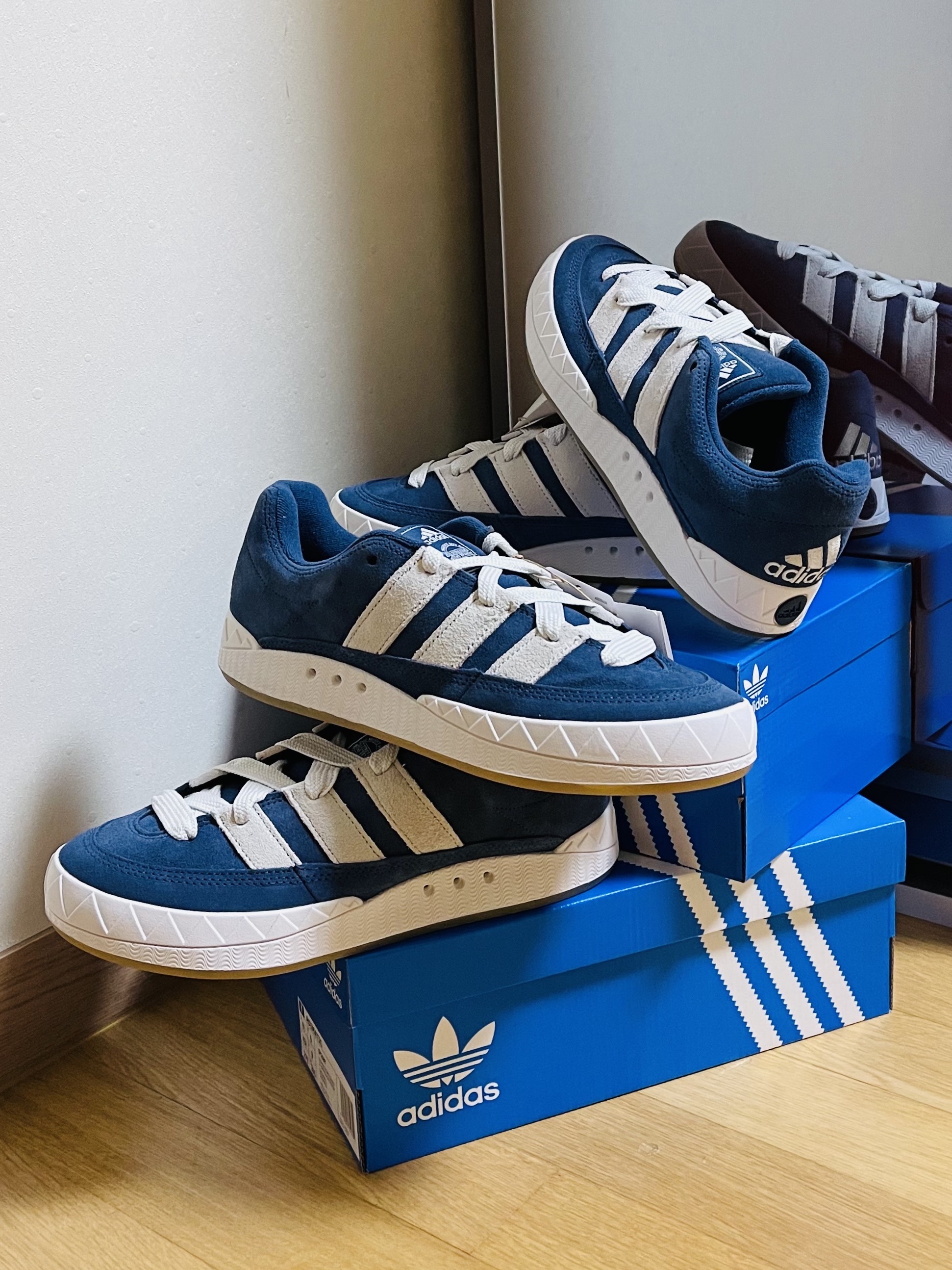 Adidas Adimatic Night Marin 착용 스타일