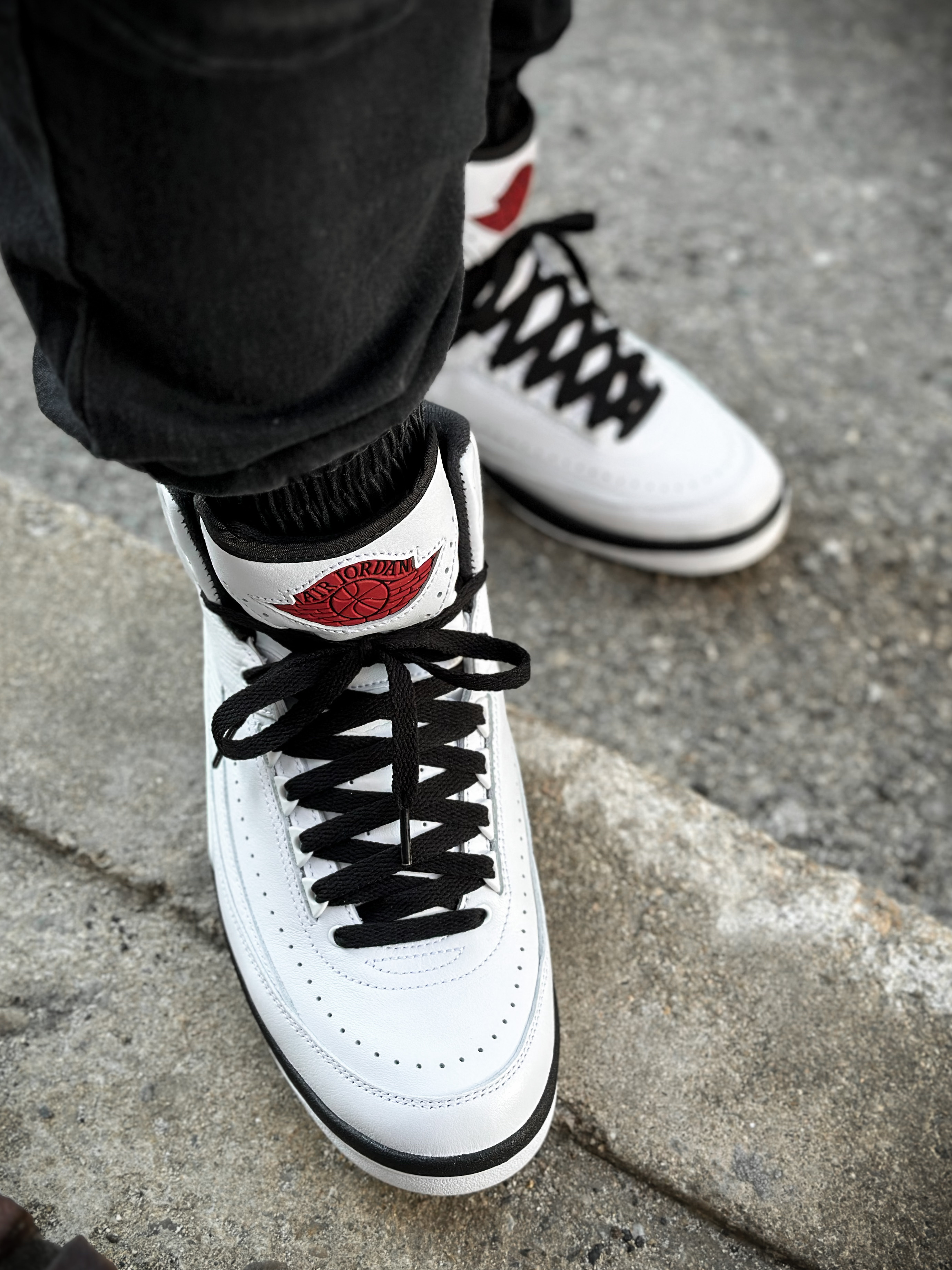 Jordan 2 Retro OG Chicago 착용 스타일 - 3