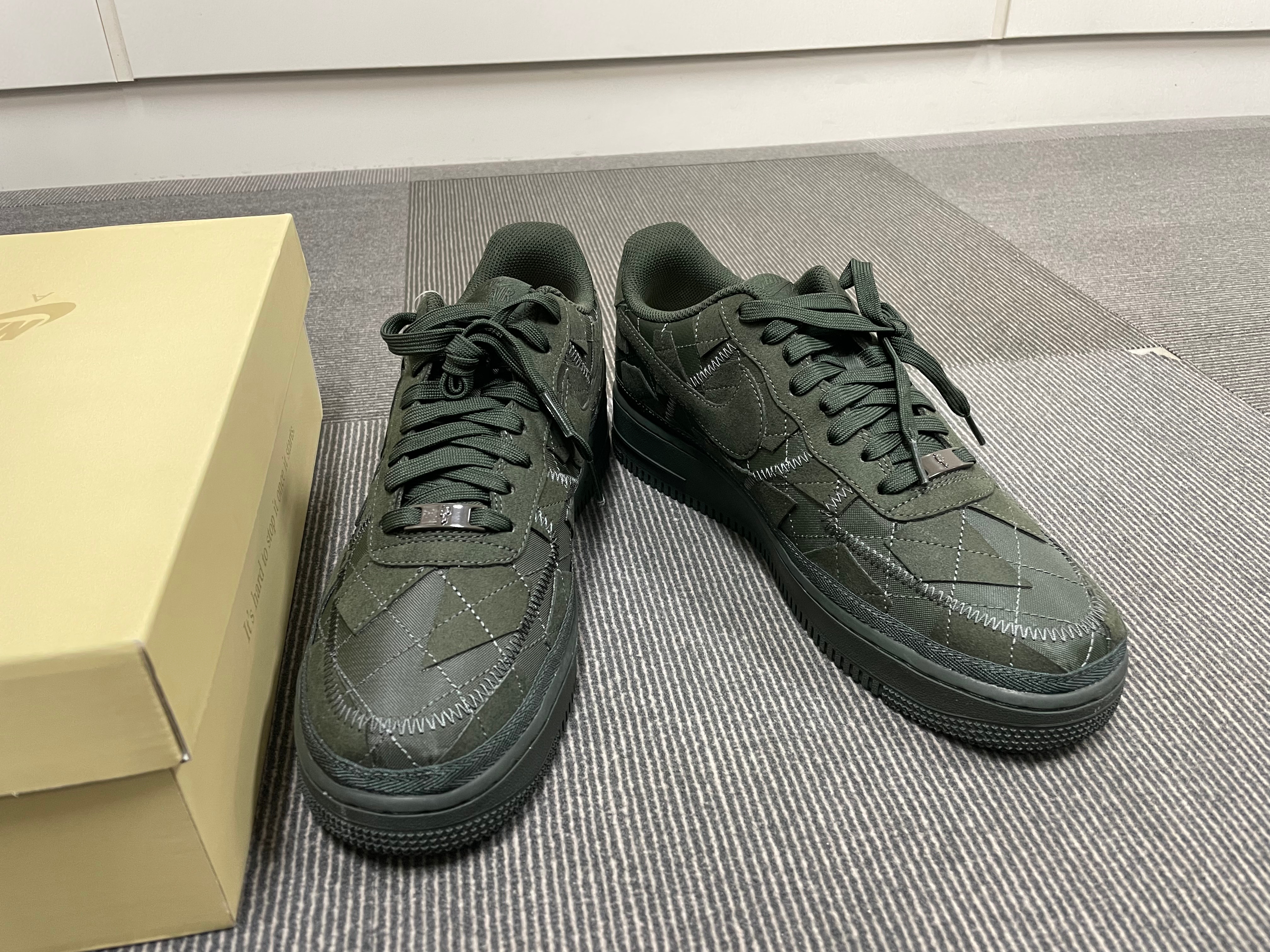 Nike x Billie Eilish Air Force 1 Low '07 SP Sequoia 착용 스타일 - 1