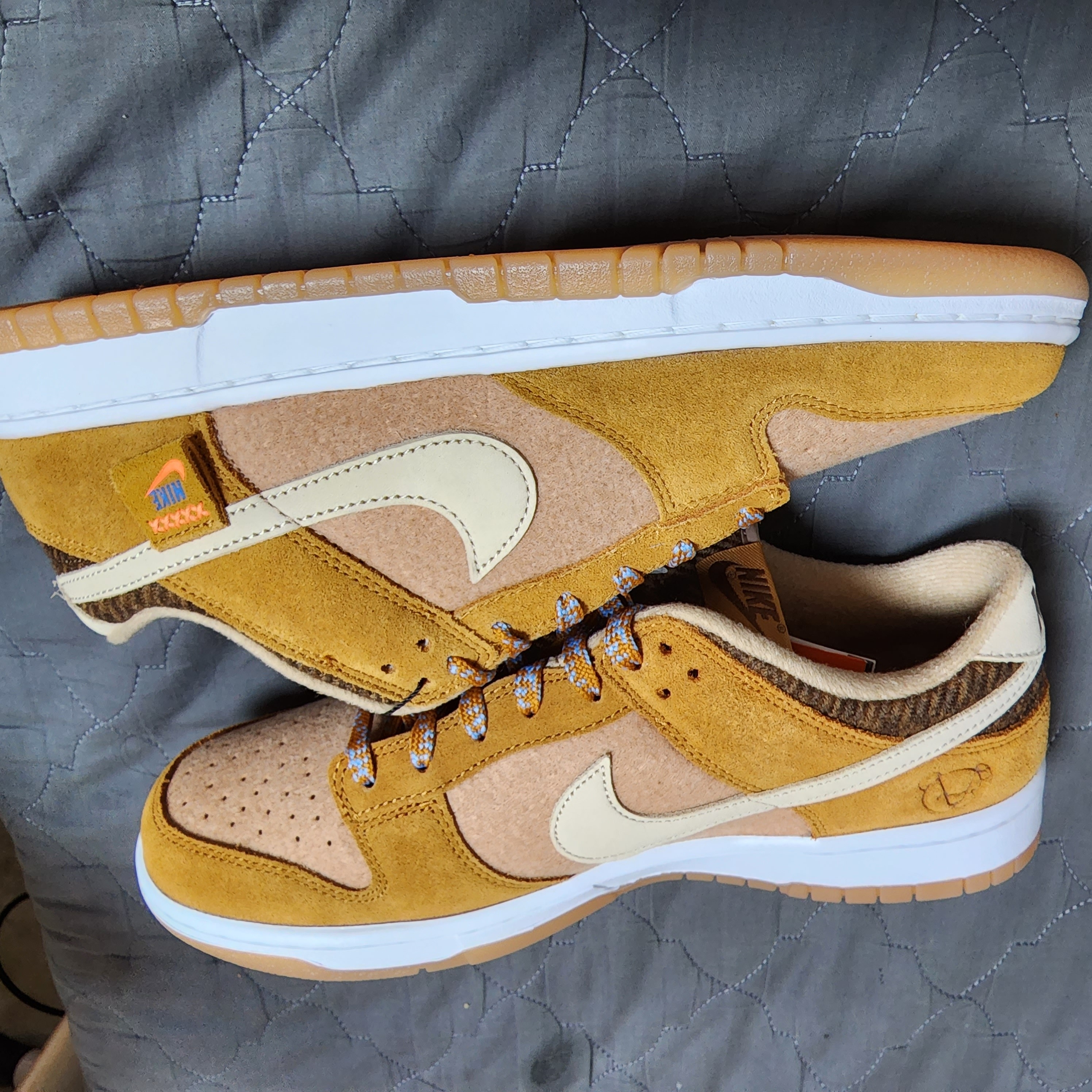 Nike Dunk Low SE Praline Desert Ochre 착용 스타일