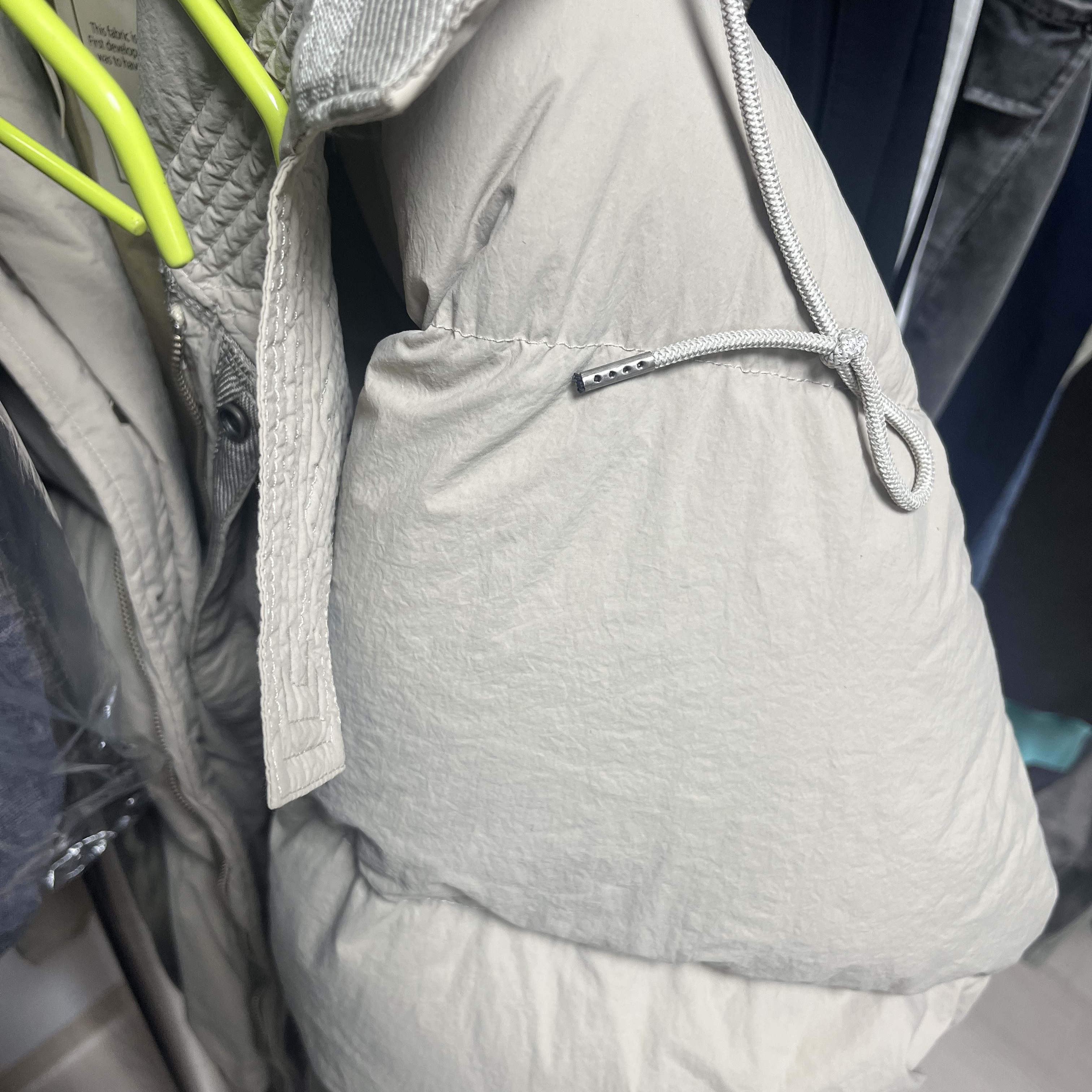 Ten C Artic Down Parka Gauze White 착용 스타일 - 2