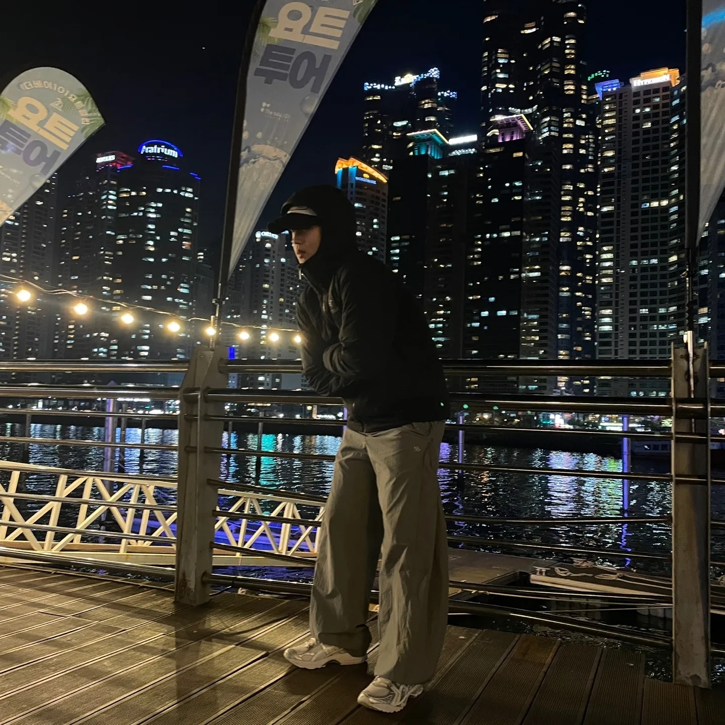 Arc'teryx Atom LT Hoody Black, Sansan Gear Side Snap Pants Khaki - 22SS 착용 스타일 - 1