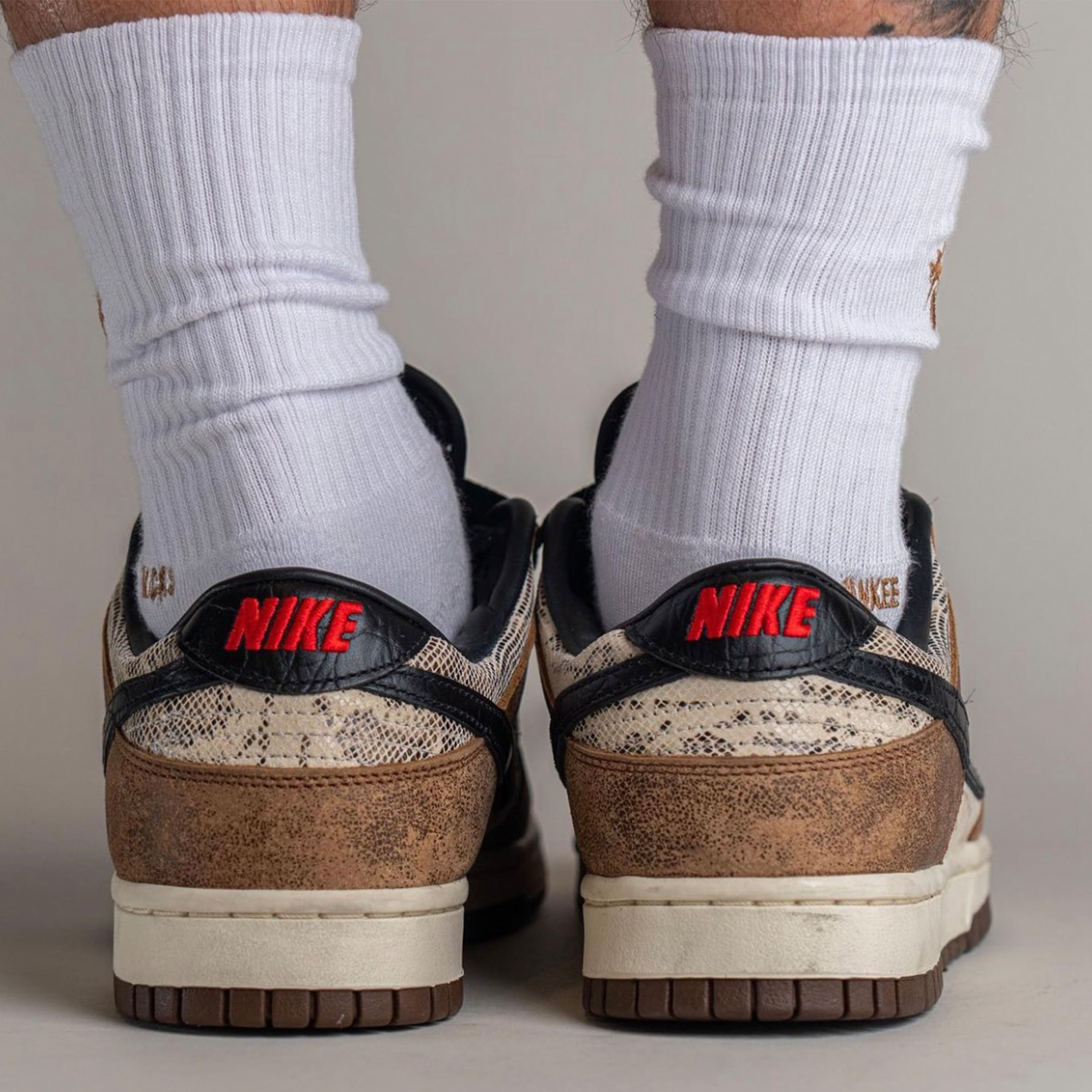 Nike Dunk Low PRM Head to Head 착용 스타일 - 5
