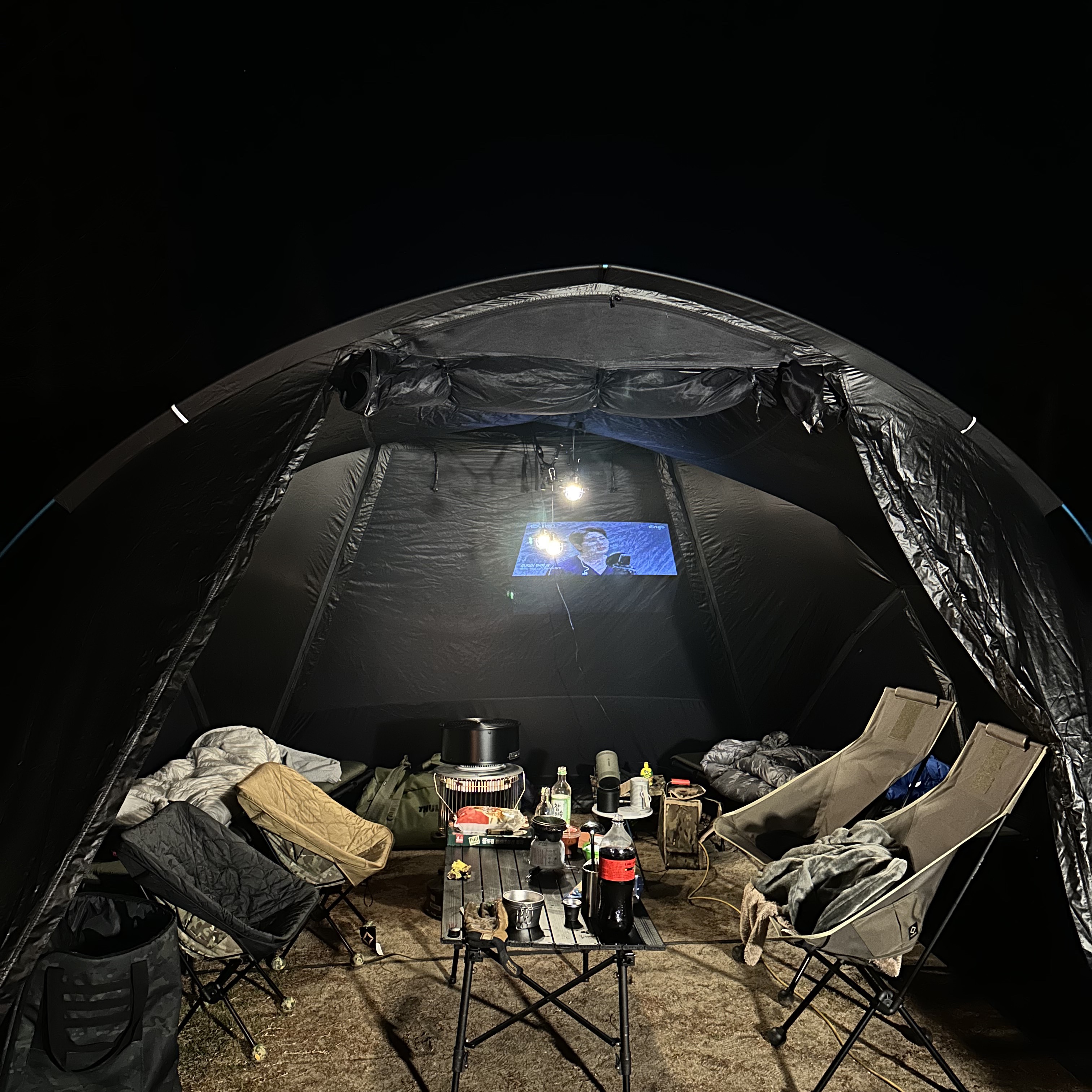 Helinox V-Tarp 4.0 Black, Samsung x Helinox The Freestyle Special Edition Package Dark Olive Green (Korean Ver.) 착용 스타일